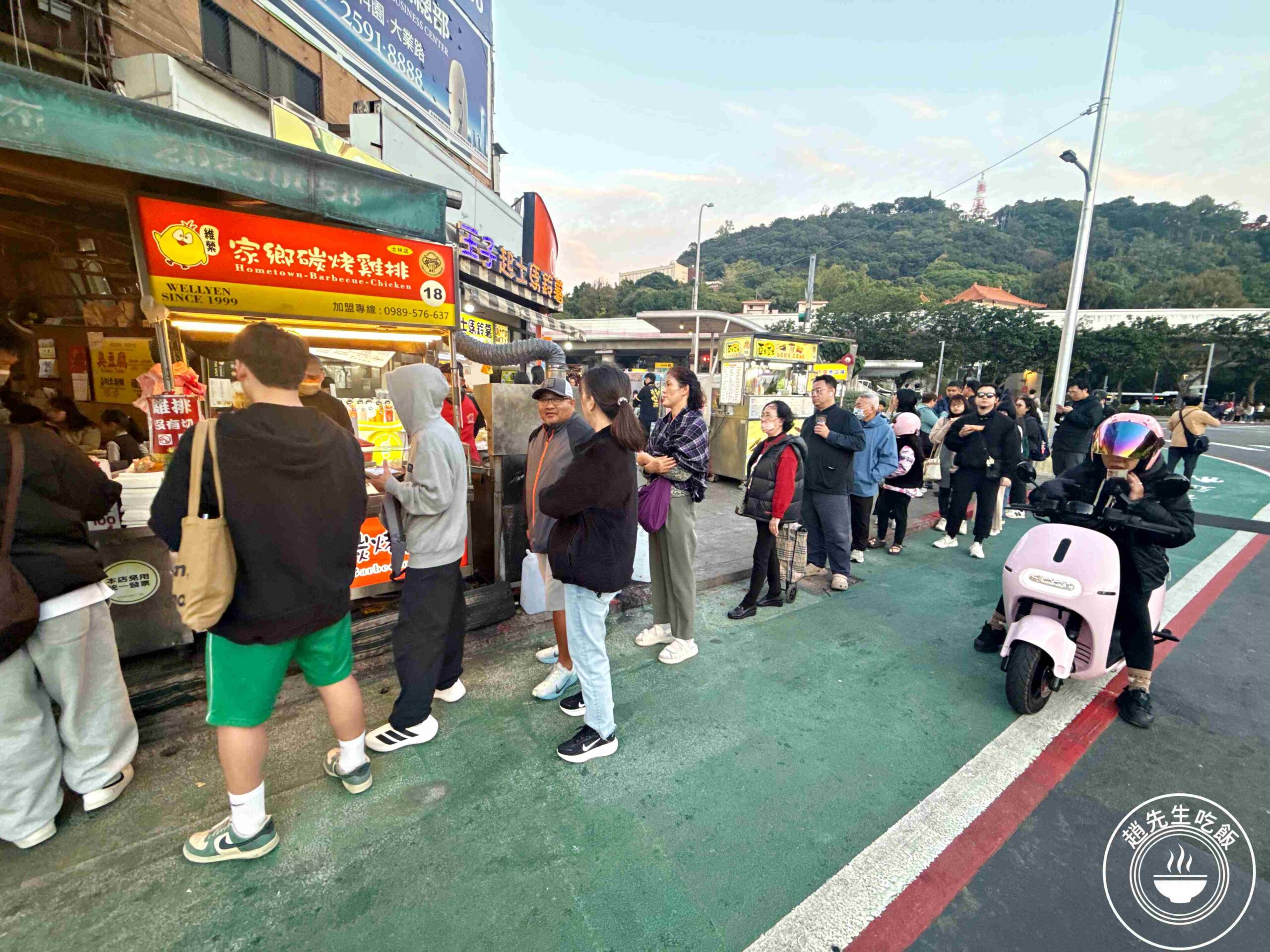 【士林夜市美食】家鄉碳烤雞排士林店，先炸後烤多汁雞排完勝豪大大推薦(菜單) @趙先生吃飯