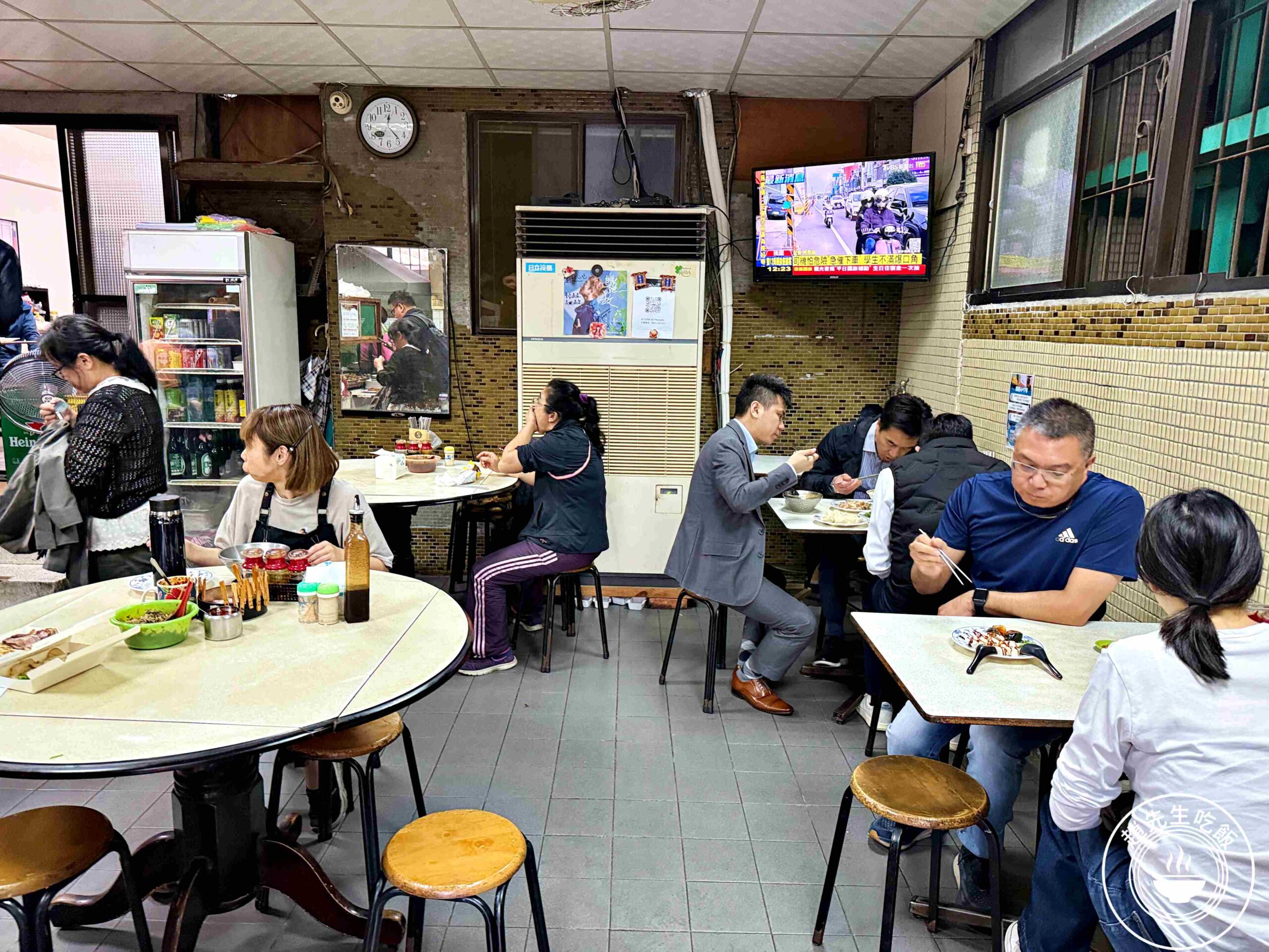 【大安美食】麗馥小吃，60年的眷村口味，滷味、炸醬麵超厲害(菜單) @趙先生吃飯