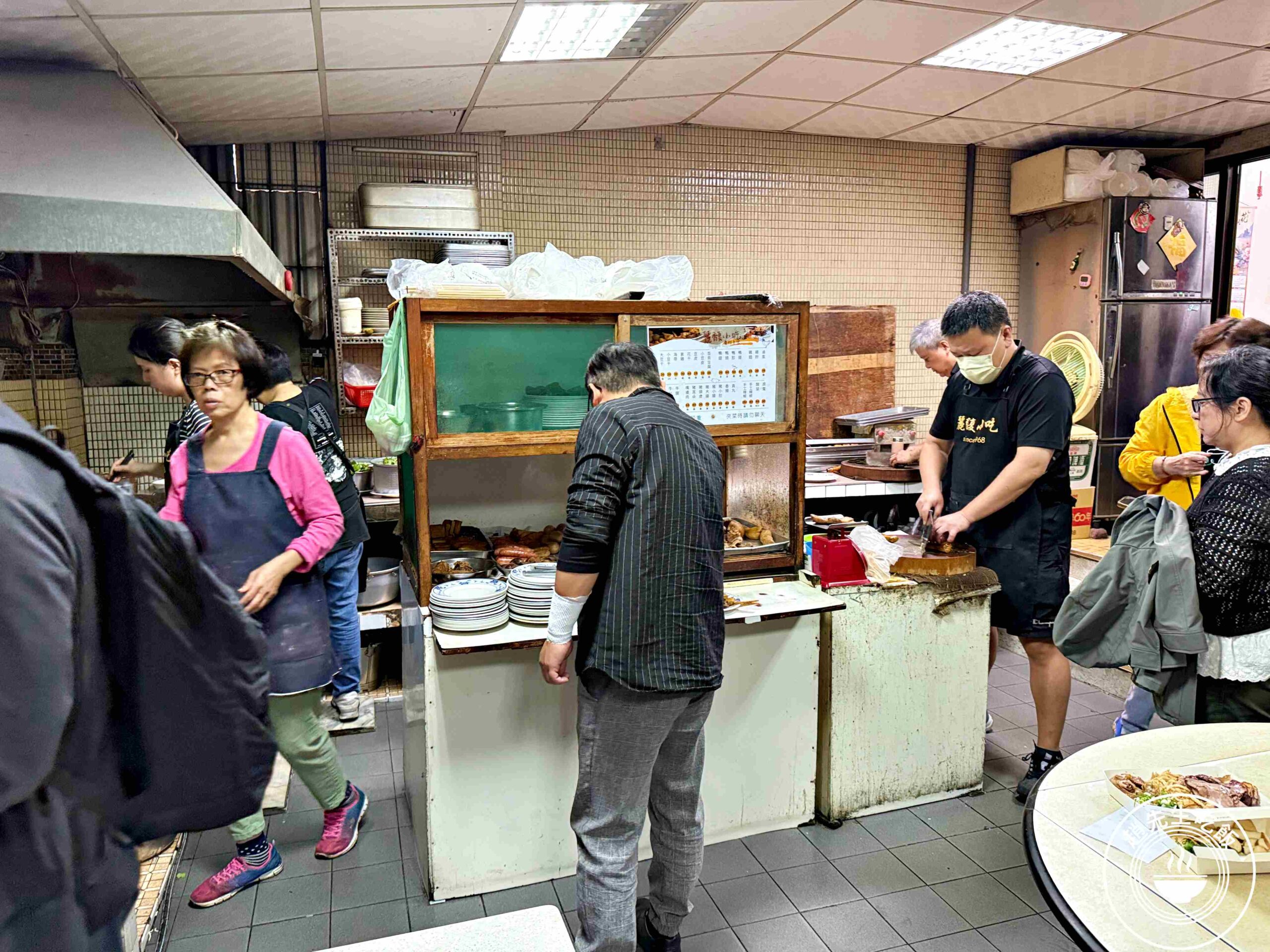 【大安美食】麗馥小吃，60年的眷村口味，滷味、炸醬麵超厲害(菜單) @趙先生吃飯