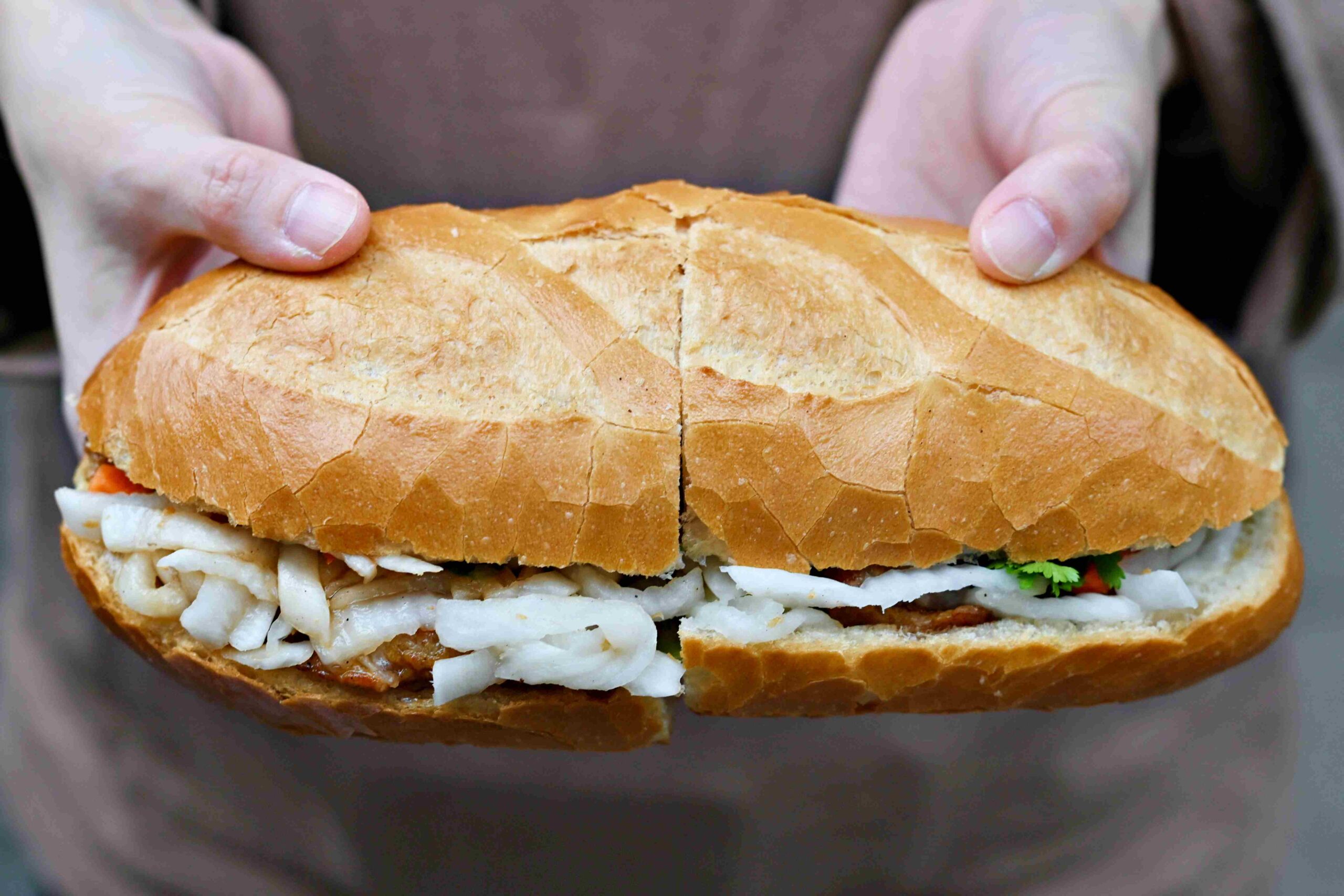 【天母美食】越富越南法國麵包，500碗認證的極致酥脆最強麵包推薦 (菜單) @趙先生吃飯