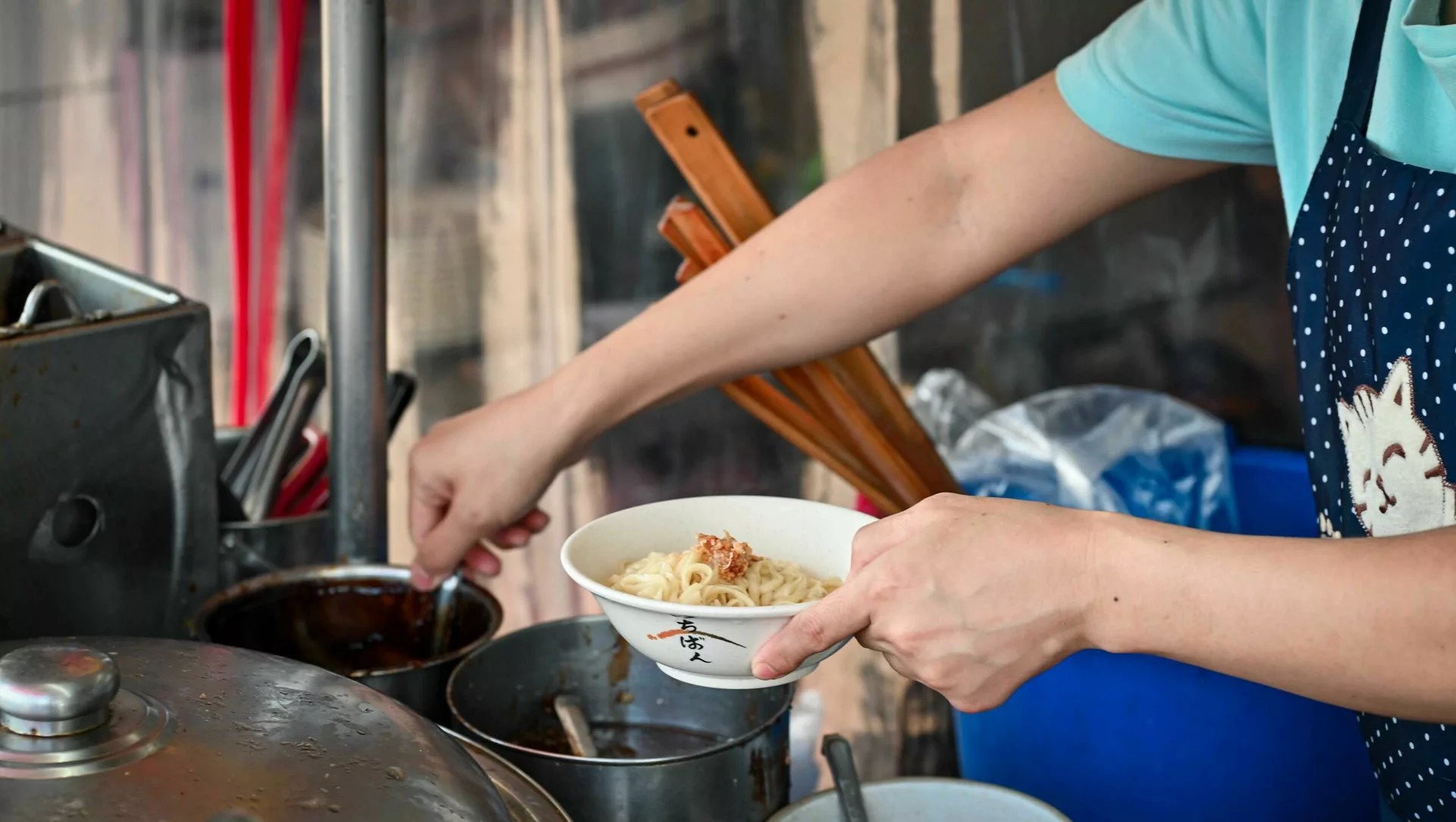 【基隆美食】六號碼頭麵店五層豬腸湯，超厚實層次感五層豬腸湯、古早味乾麵推薦(菜單) @趙先生吃飯