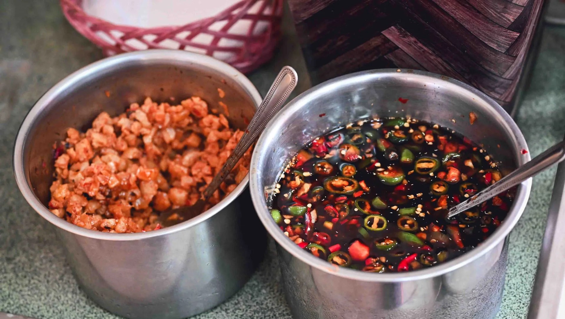 【新莊美食】後菜園艋舺腿庫飯，誇張便宜好吃便當，大雞腿只要100推薦(菜單) @趙先生吃飯