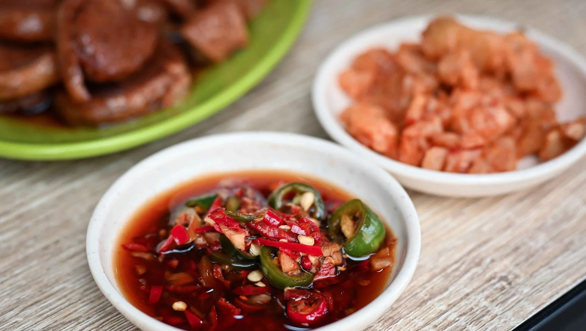 【新莊美食】後菜園艋舺腿庫飯，誇張便宜好吃便當，大雞腿只要100推薦(菜單) @趙先生吃飯