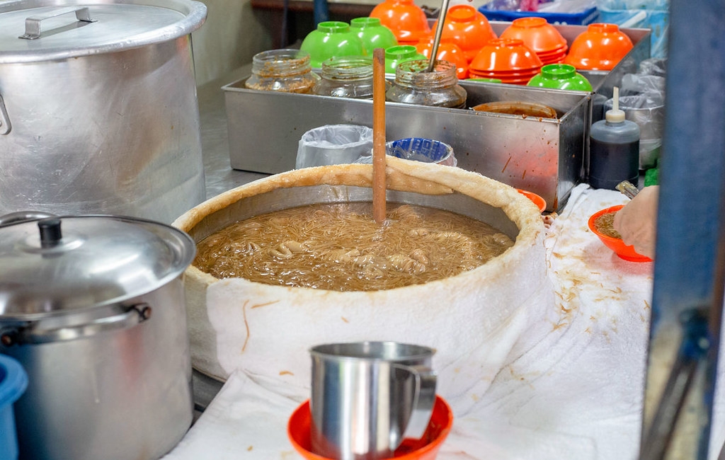 【三重美食】龍濱大腸麵線，四大麵線之一，在地超過35年麵線大腸鋪滿滿 (菜單) @趙先生吃飯