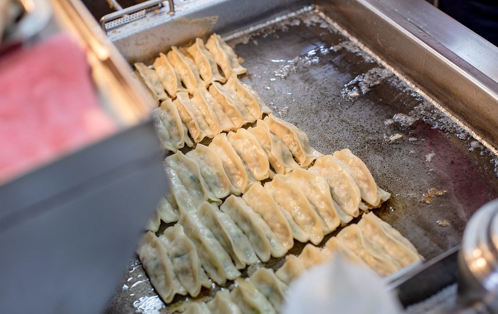 【三重美食】雲林鍋貼，鍋貼、脆皮蛋煎、蚵仔煎超酥脆配東石鮮蚵肥美推薦 (菜單) @趙先生吃飯