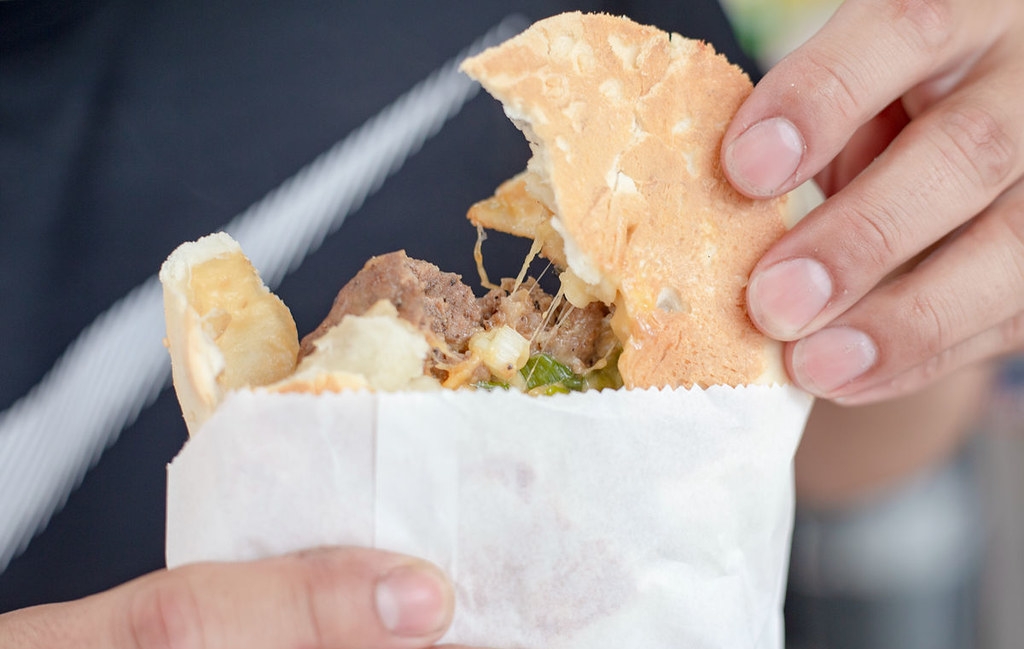 【松江南京美食】黑老闆胡椒餅，蔥塞超多，咬下去肉汁直接噴出來推薦(菜單) @趙先生吃飯