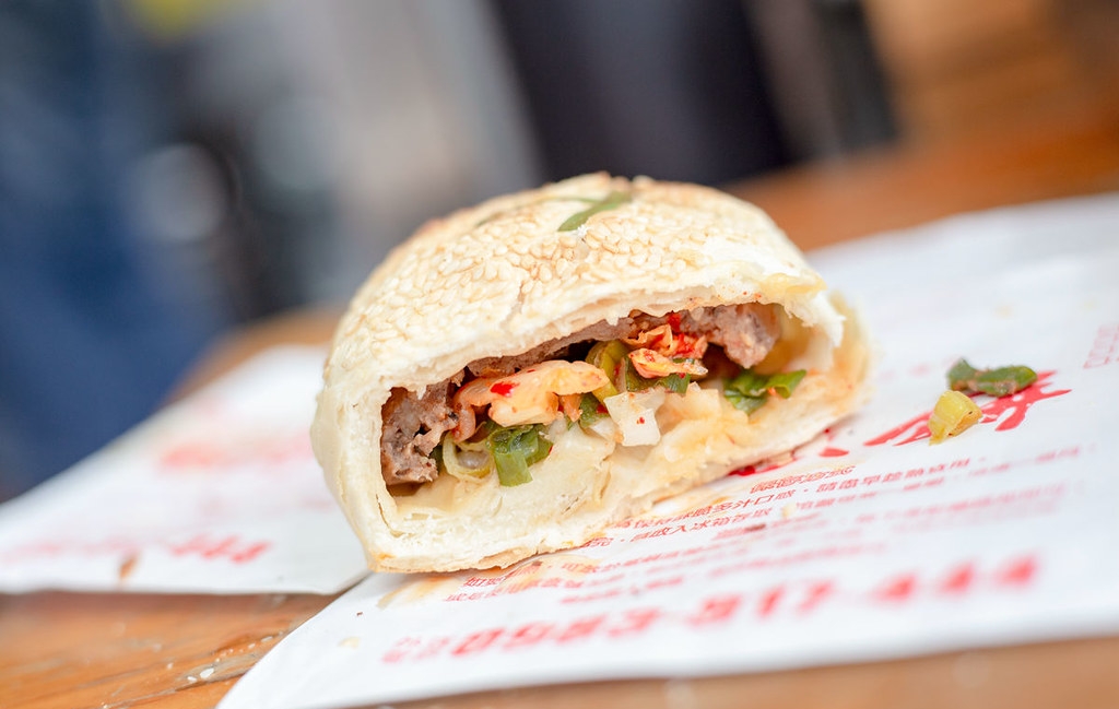 【松江南京美食】黑老闆胡椒餅，蔥塞超多，咬下去肉汁直接噴出來推薦(菜單) @趙先生吃飯