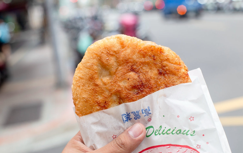 【松江南京美食】阿源煎餅，從路邊攤賣到開店面的在地回憶，巨無霸份量一顆只要50元 (菜單) @趙先生吃飯