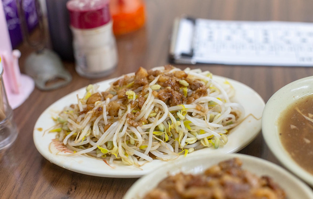 【南京三民美食】阿草赤肉羹，40年老字號，實在紮實的赤肉口感推薦(菜單) @趙先生吃飯