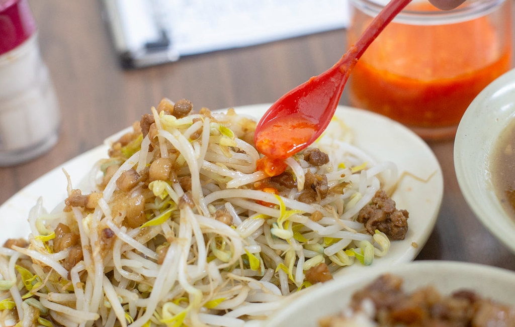 【南京三民美食】阿草赤肉羹，40年老字號，實在紮實的赤肉口感推薦(菜單) @趙先生吃飯