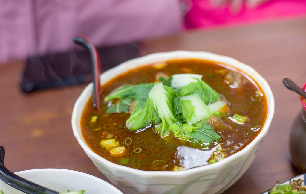 【天母美食】忠誠牛肉麵，小碗份量就是別人家大碗推薦(菜單) @趙先生吃飯