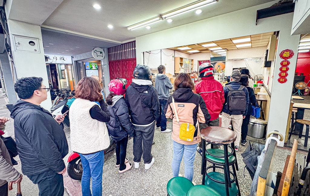 【天母美食】忠誠牛肉麵,小碗份量就是別人家大碗推薦(菜單) @趙先生吃飯 【天母美食】忠誠牛肉麵,小碗份量就是別人家大碗推薦(菜單) @趙先生吃飯