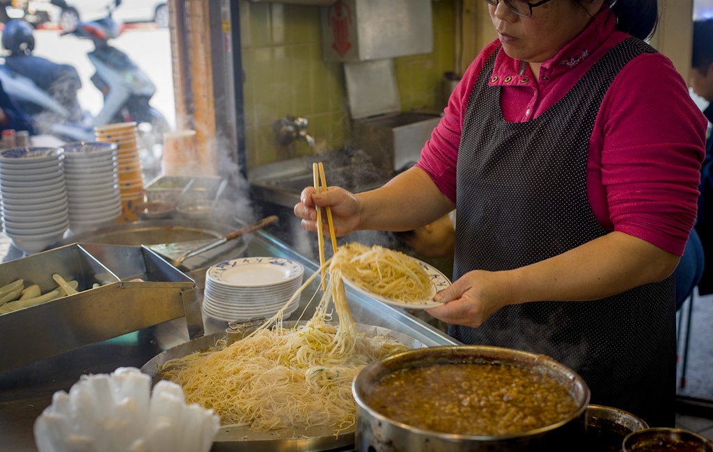 【萬華美食】正老牌魷魚平,用料實在免費加湯,超過一甲子的排隊老店推薦(菜單) @趙先生吃飯 【萬華美食】正老牌魷魚平,用料實在免費加湯,超過一甲子的排隊老店推薦(菜單) @趙先生吃飯