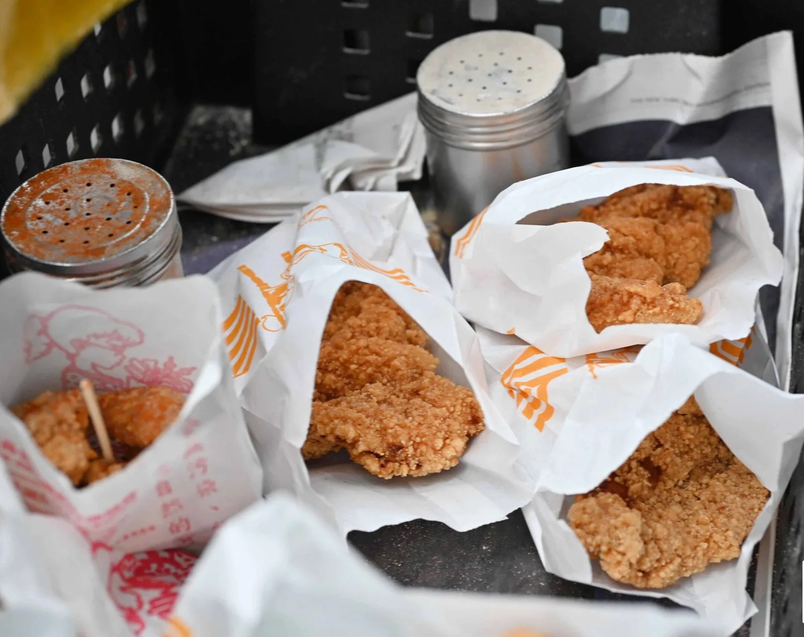 【台北美食】一志雞排，1.5小時完售的傳說，傳統裹粉酥脆多汁推薦(菜單) @趙先生吃飯