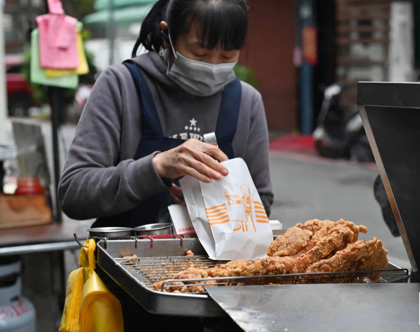 【台北美食】一志雞排,1.5小時完售的傳說,傳統裹粉酥脆多汁推薦(菜單) @趙先生吃飯 【台北美食】一志雞排,1.5小時完售的傳說,傳統裹粉酥脆多汁推薦(菜單) @趙先生吃飯