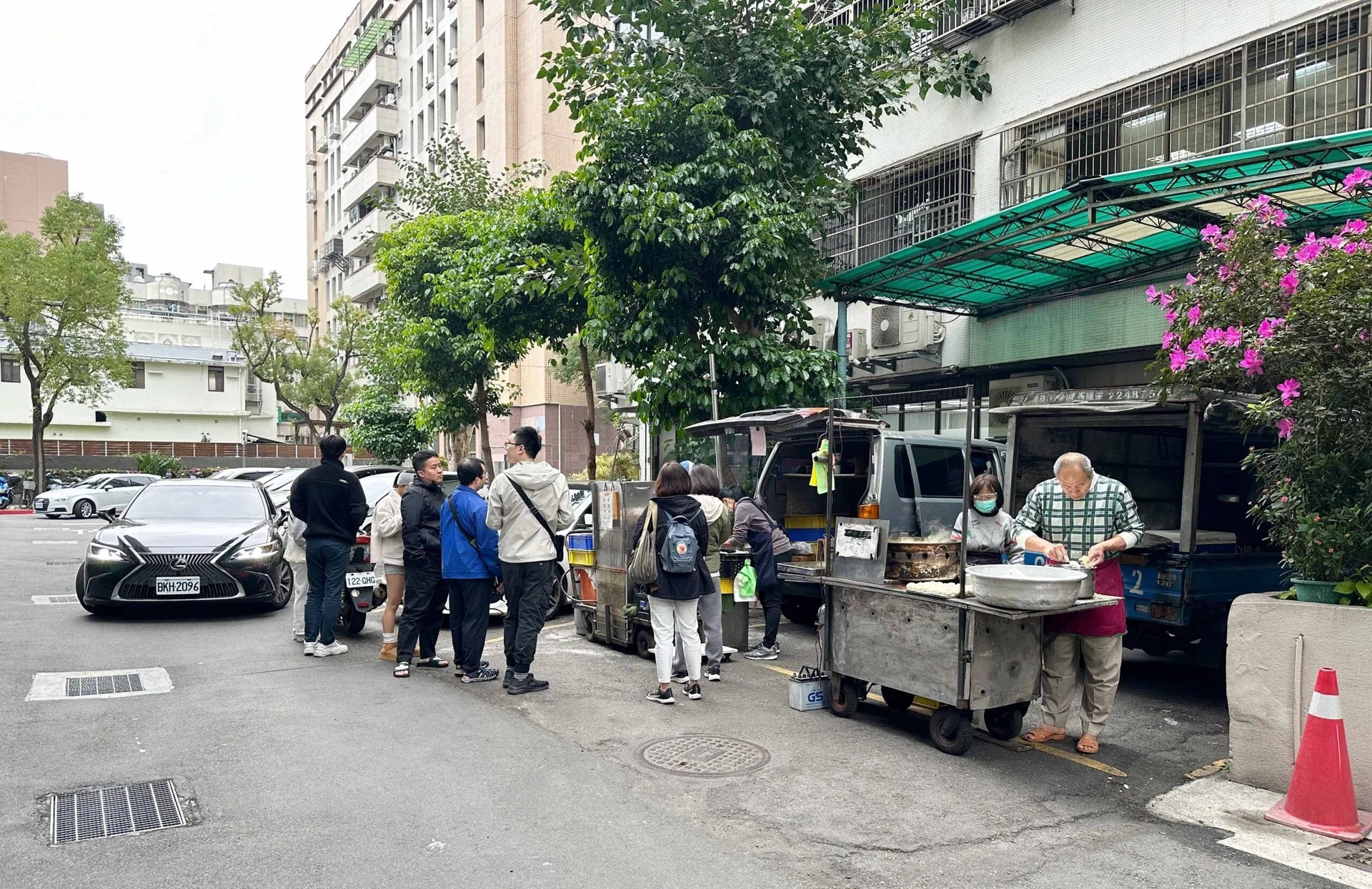 【台北美食】一志雞排,1.5小時完售的傳說,傳統裹粉酥脆多汁推薦(菜單) @趙先生吃飯 【台北美食】一志雞排,1.5小時完售的傳說,傳統裹粉酥脆多汁推薦(菜單) @趙先生吃飯