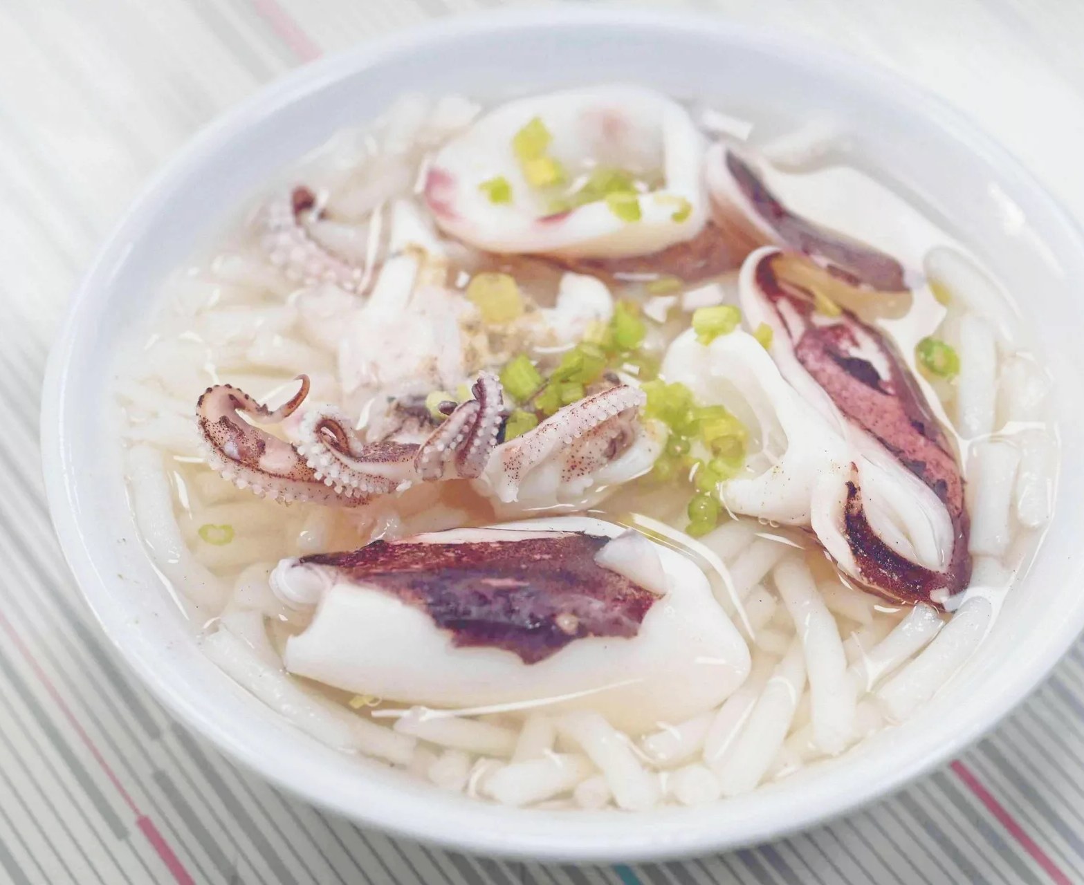 【台南美食】葉家小卷米粉，每天排隊賣完就收的Q彈粗米粉，米其林跟500碗也愛(菜單) @趙先生吃飯