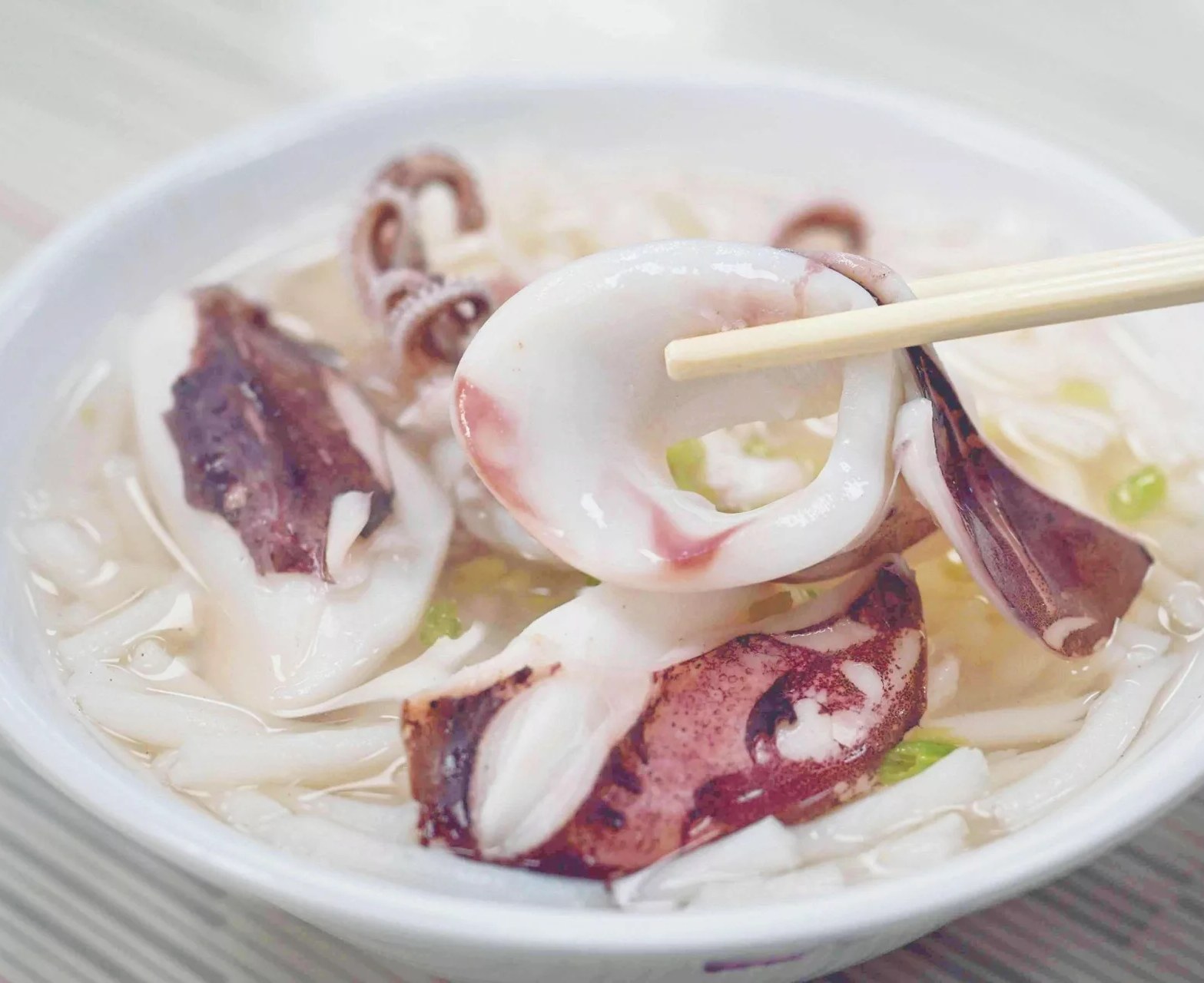 【台南美食】葉家小卷米粉，每天排隊賣完就收的Q彈粗米粉，米其林跟500碗也愛(菜單) @趙先生吃飯