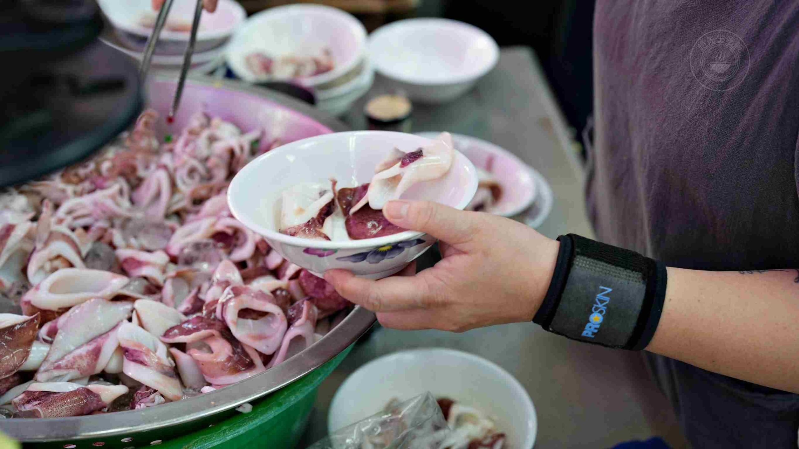 【台南美食】葉家小卷米粉，每天排隊賣完就收的Q彈粗米粉，米其林跟500碗也愛(菜單) @趙先生吃飯