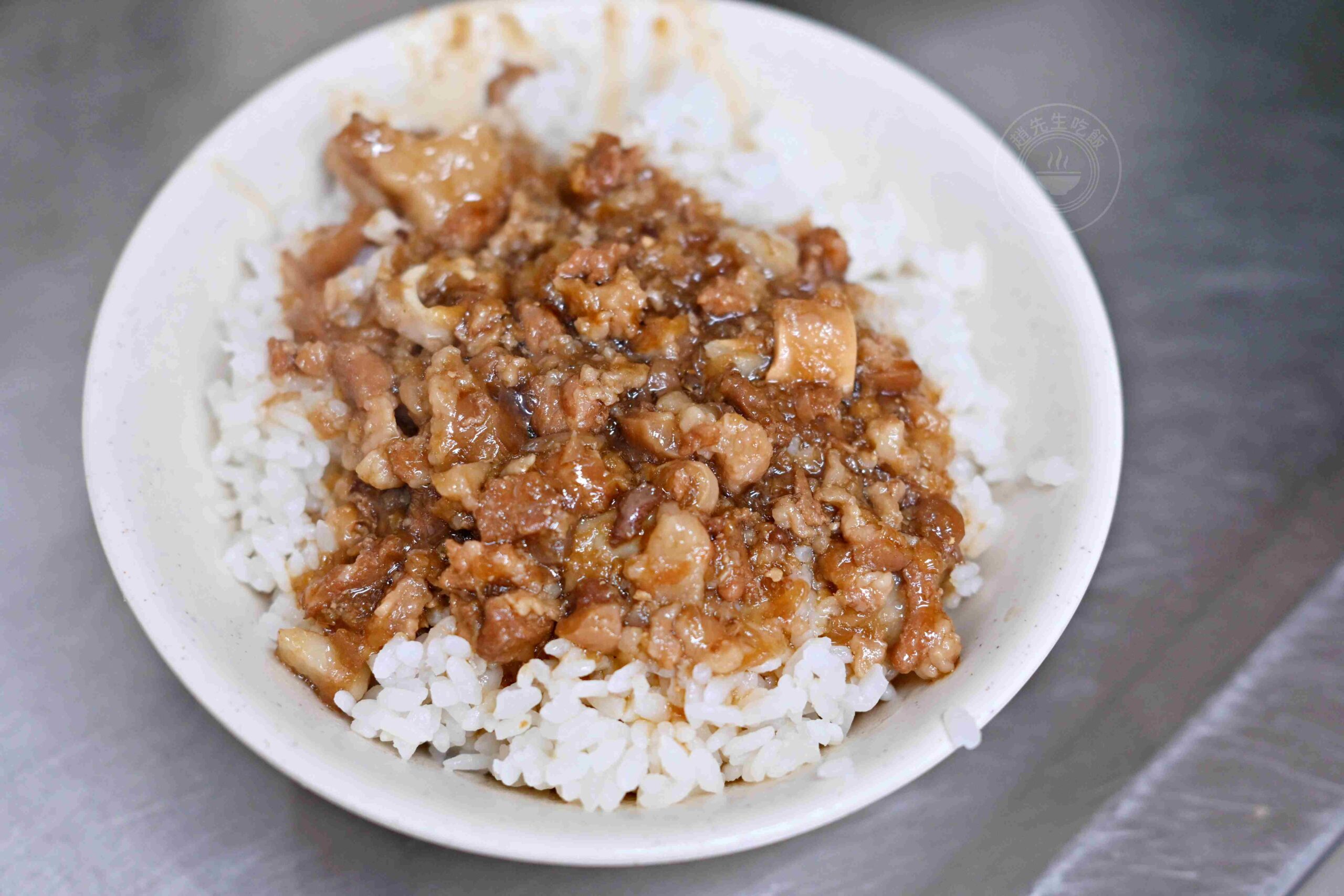 【基隆美食】六號碼頭麵店五層豬腸湯，超厚實層次感五層豬腸湯、古早味乾麵推薦(菜單) @趙先生吃飯