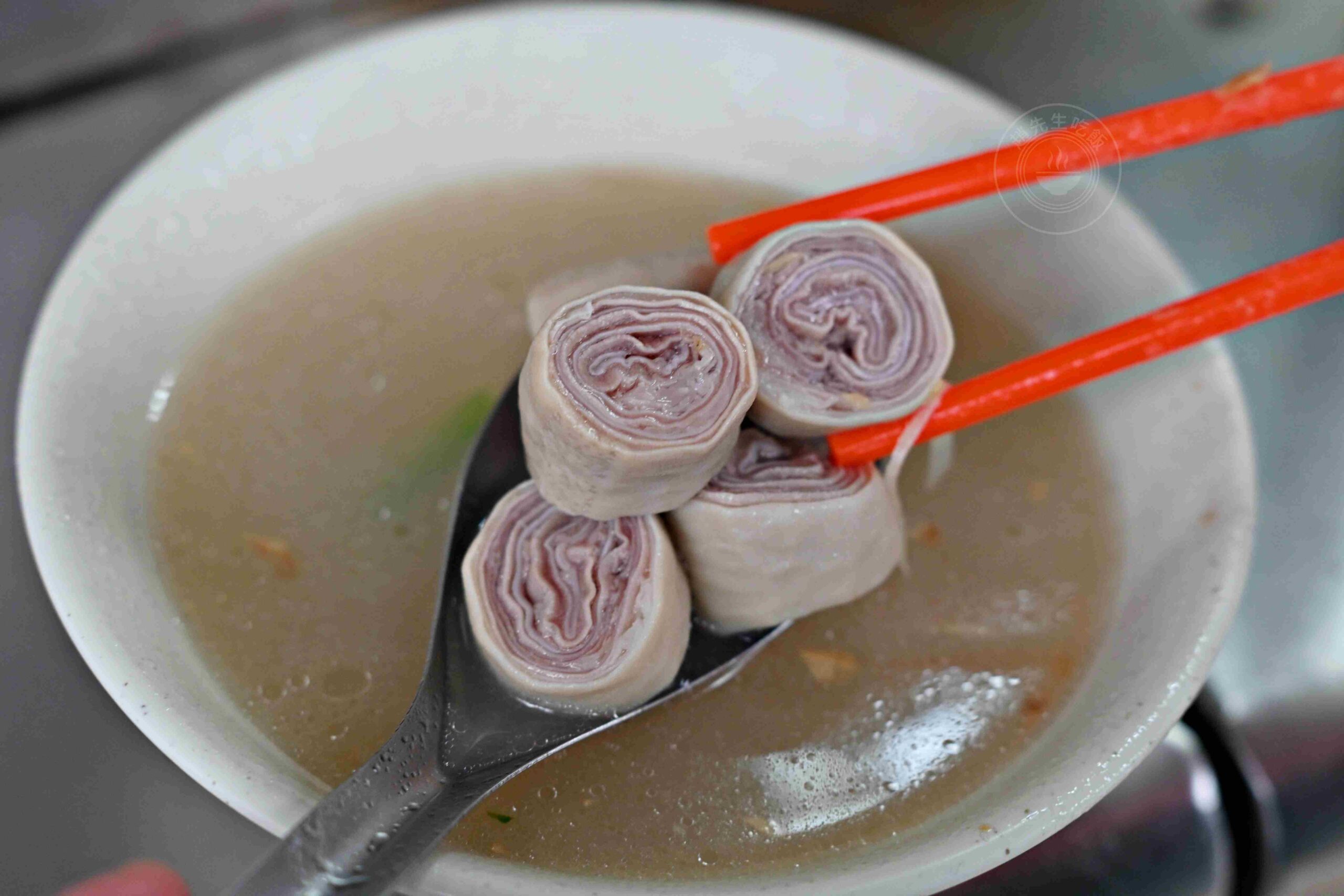 【基隆美食】六號碼頭麵店五層豬腸湯，超厚實層次感五層豬腸湯、古早味乾麵推薦(菜單) @趙先生吃飯