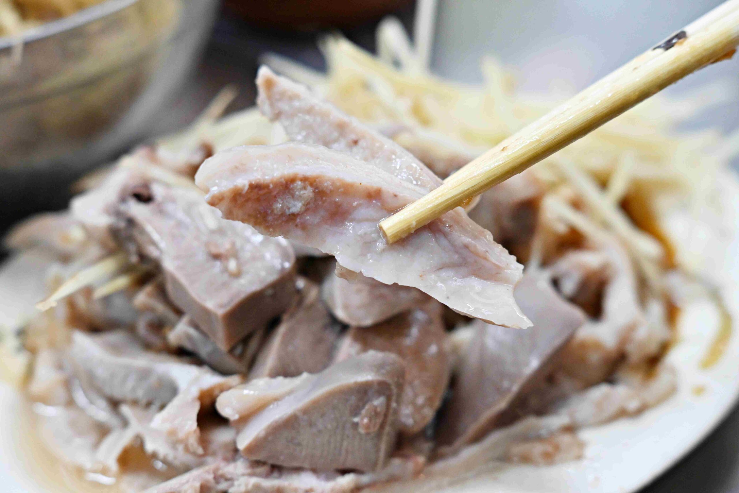 【松山美食】新東街米粉湯，隱藏在草埔市場的無名早午餐黑白切推薦(菜單) @趙先生吃飯