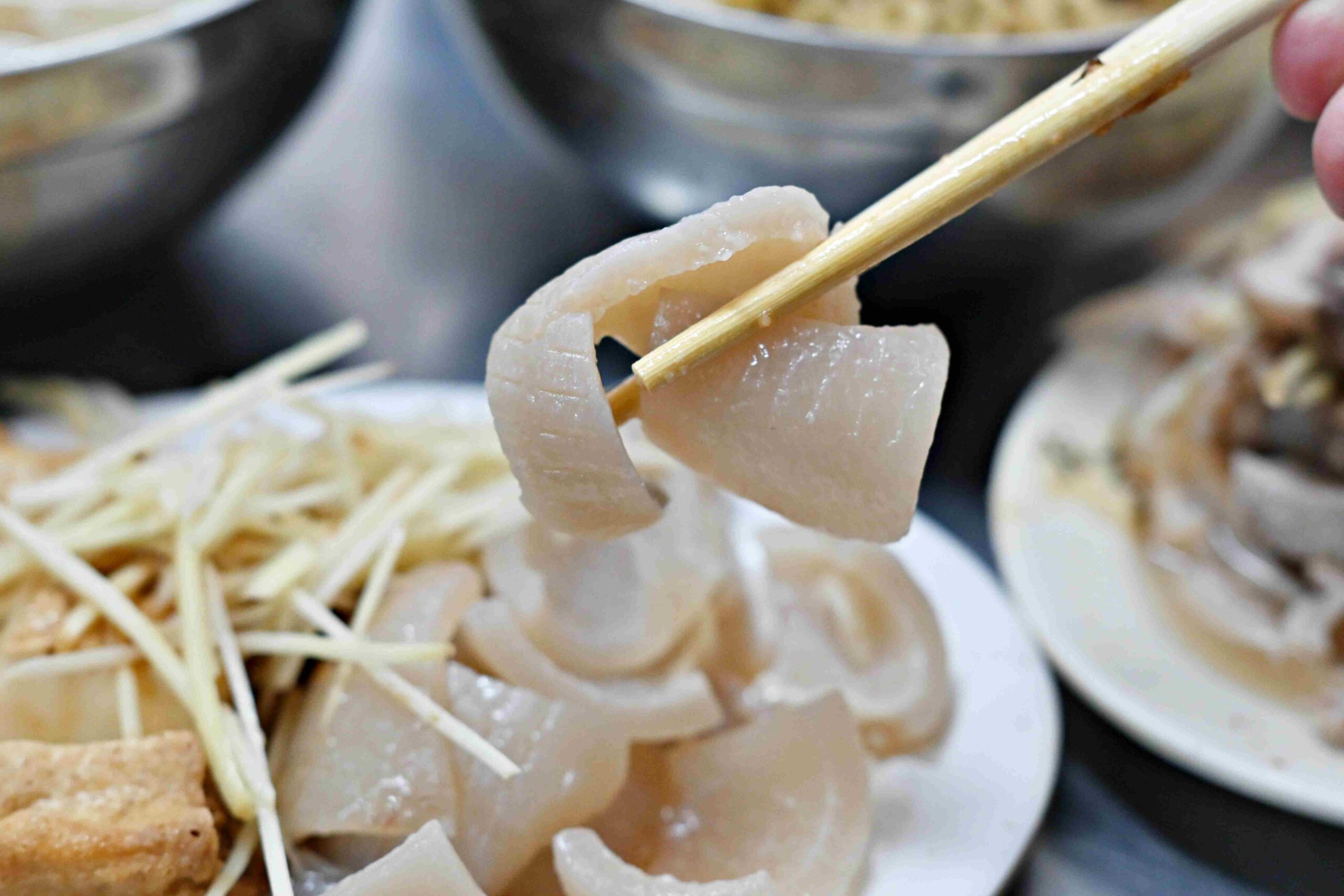 【松山美食】新東街米粉湯，隱藏在草埔市場的無名早午餐黑白切推薦(菜單) @趙先生吃飯