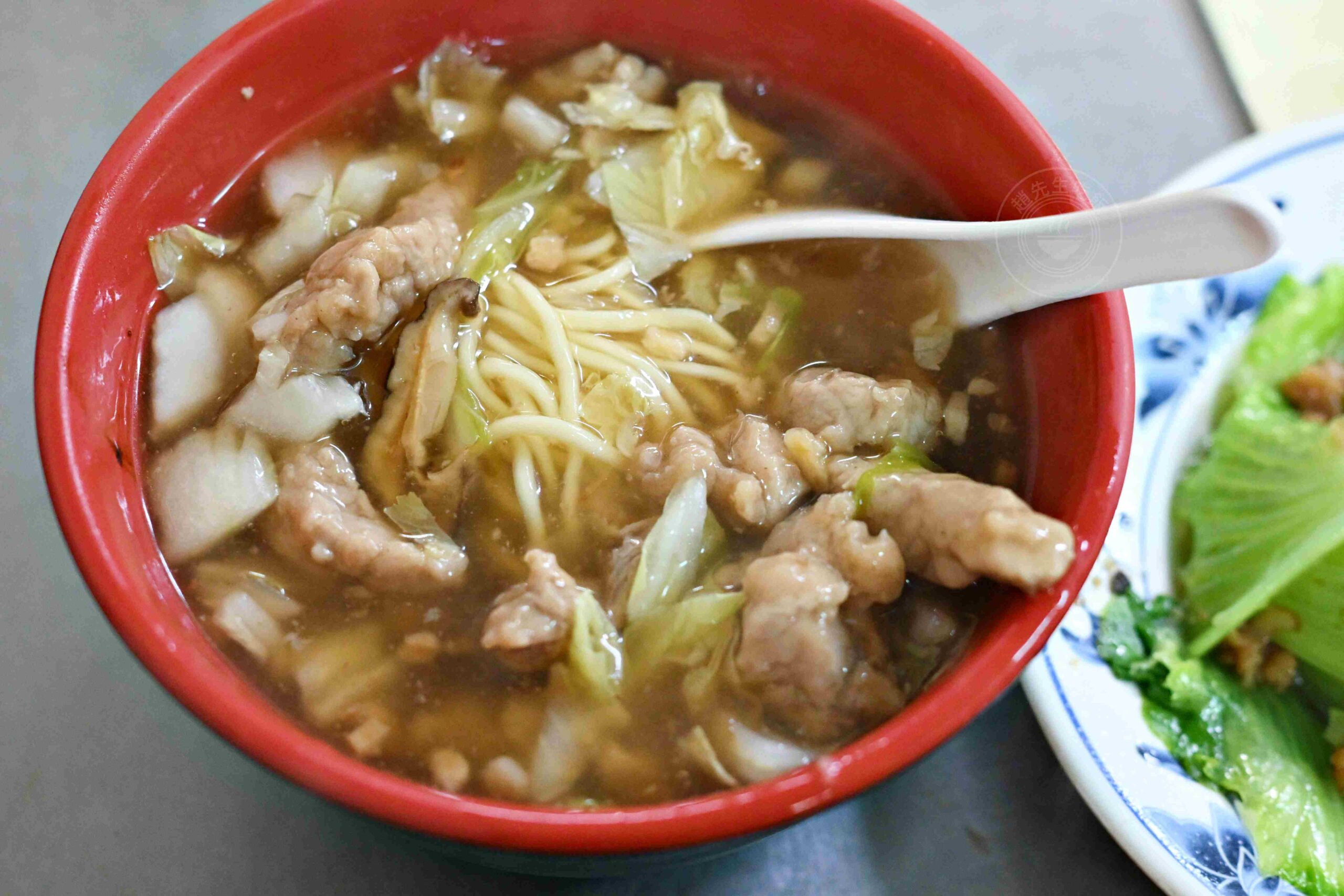 【南京三民美食】阿草赤肉羹，40年老字號，實在紮實的赤肉口感推薦(菜單) @趙先生吃飯