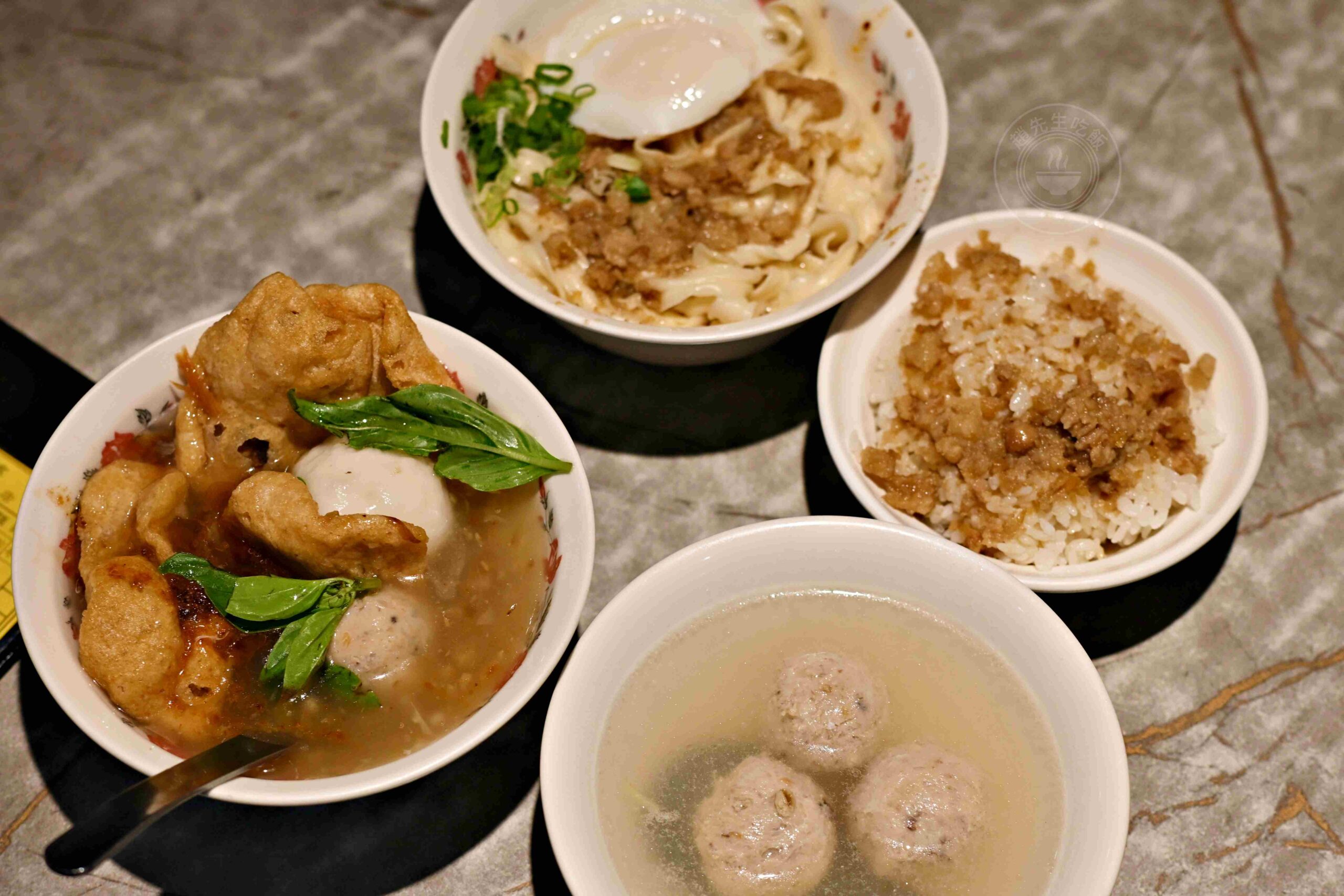 【西門美食】永富魚丸店，在地40年手工現捏魚丸，好吃加買外帶推薦(菜單) @趙先生吃飯