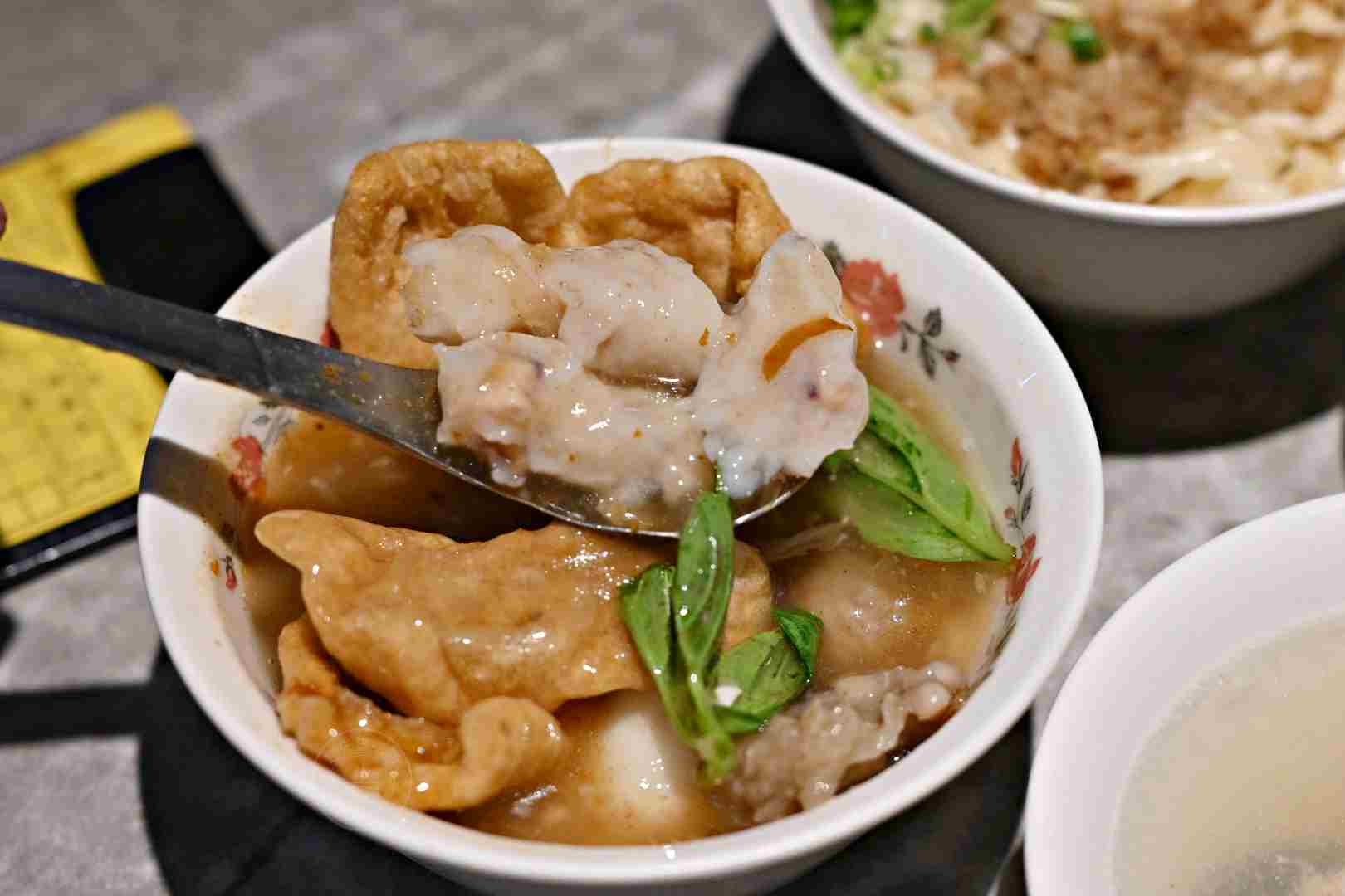 【西門美食】永富魚丸店，在地40年手工現捏魚丸，好吃加買外帶推薦(菜單) @趙先生吃飯