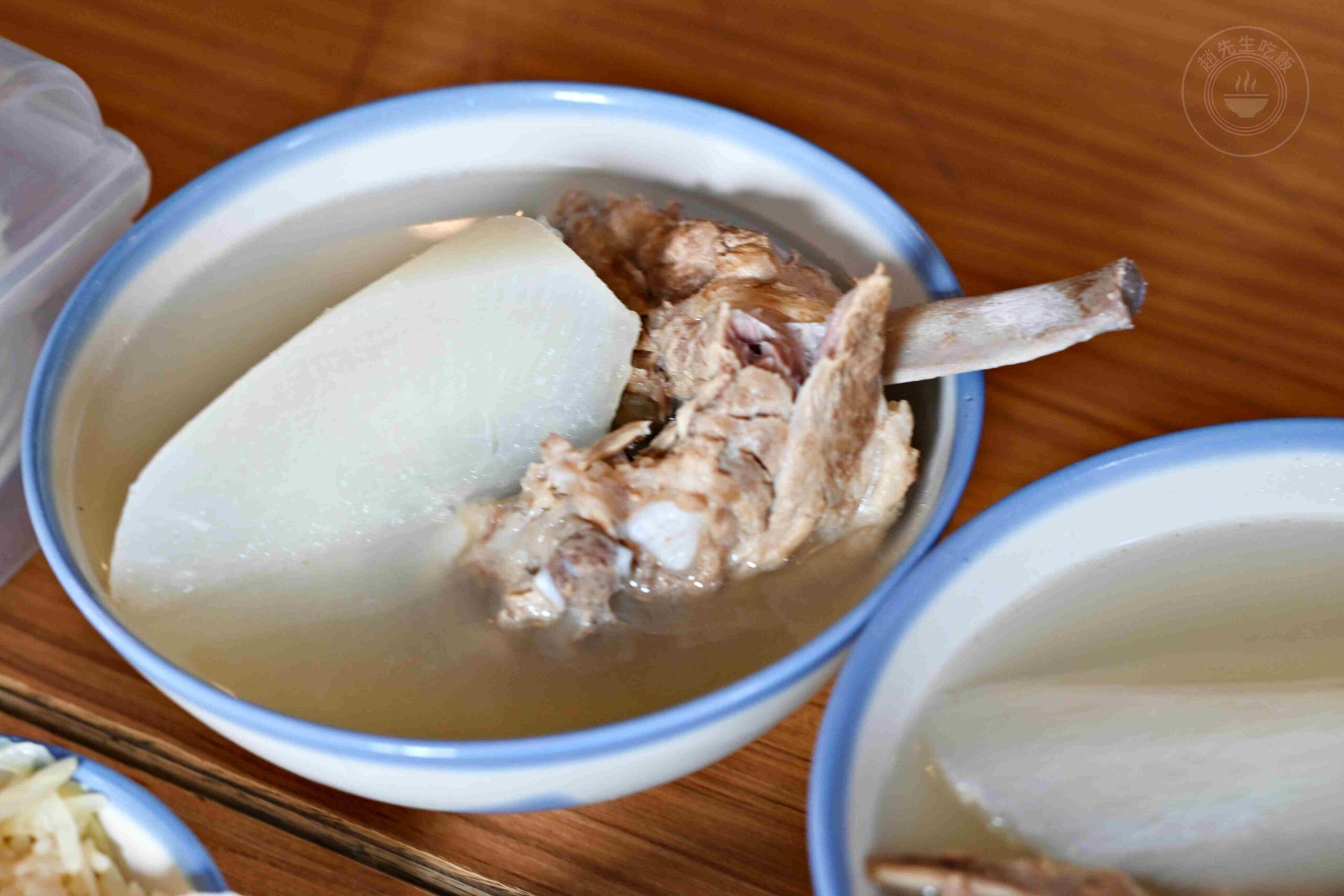 【南京復興美食】排骨湯 高麗菜飯，只賣兩樣生意好到爆，蘿蔔排骨湯好喝可加湯推薦(菜單) @趙先生吃飯