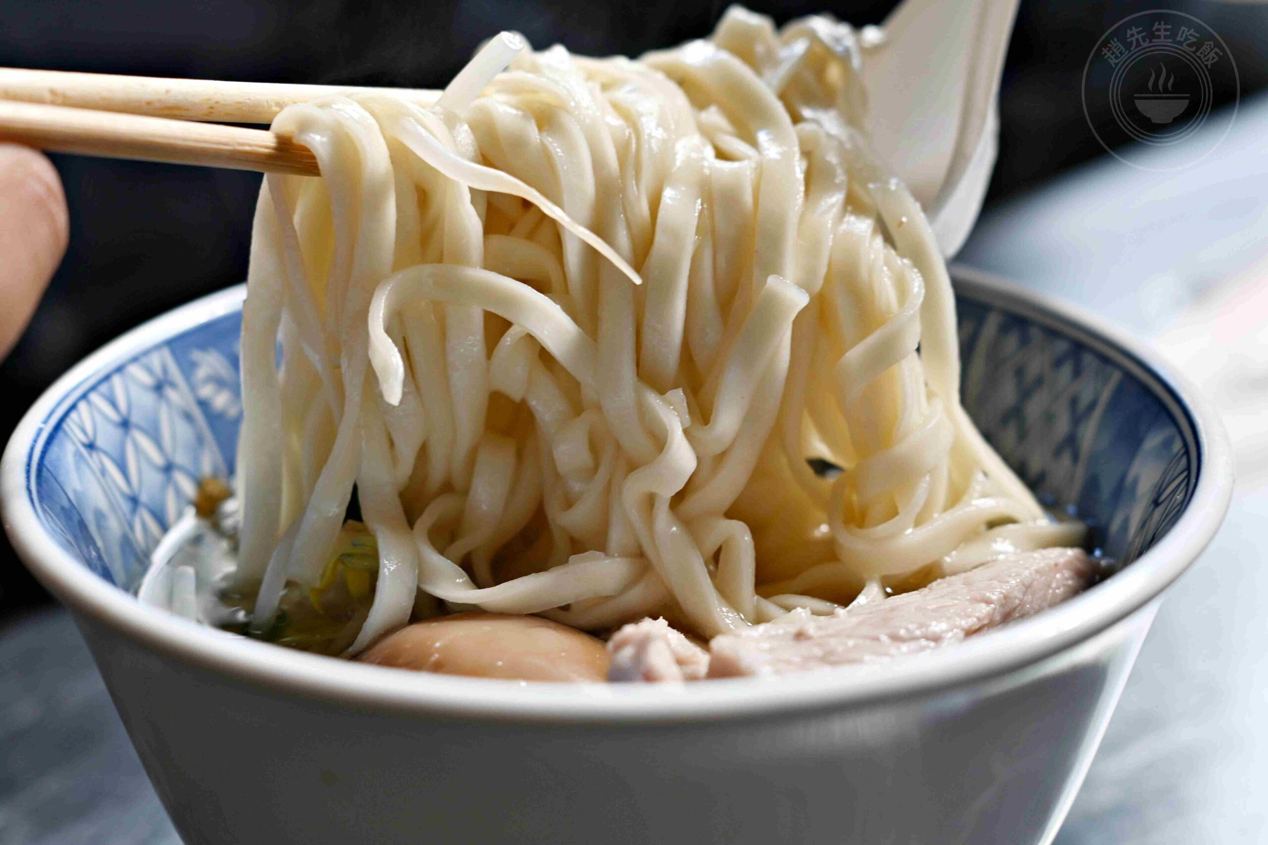 【三重小吃】阿田麵，這碗古早味油蔥麵真的很強，里肌肉片軟嫩又大塊 (菜單) @趙先生吃飯