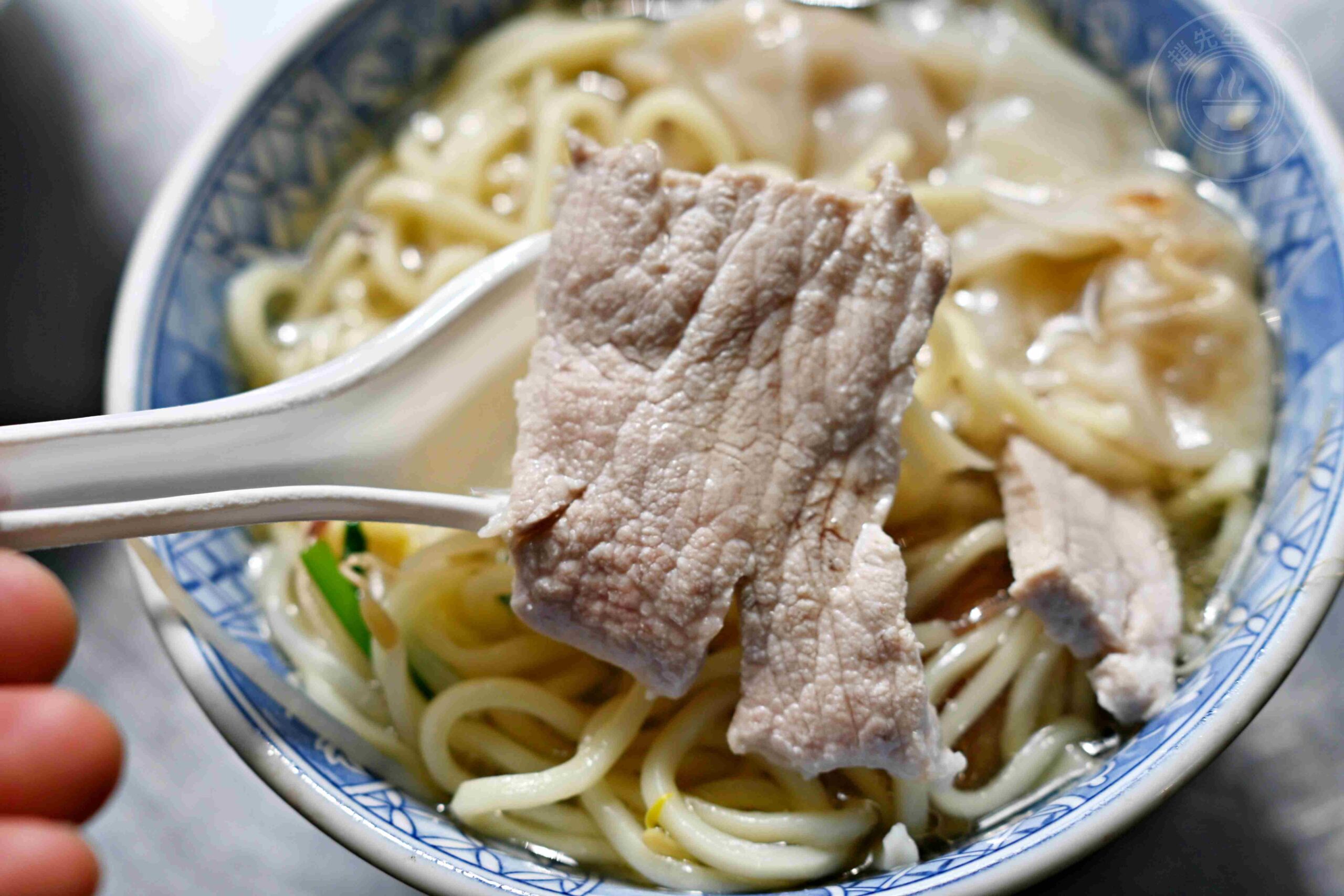 【三重小吃】阿田麵，這碗古早味油蔥麵真的很強，里肌肉片軟嫩又大塊 (菜單) @趙先生吃飯