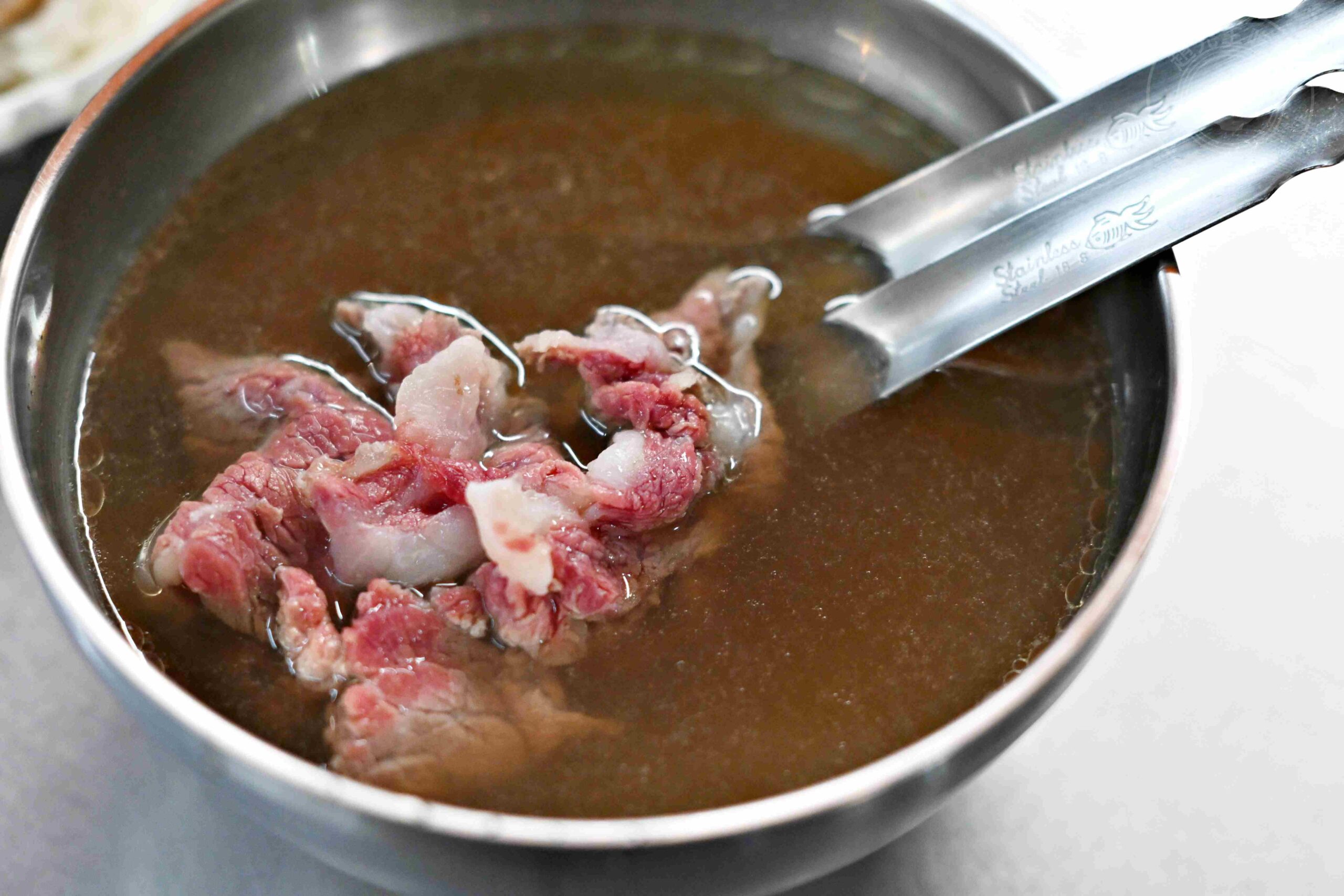 【三重小吃】阿田麵，這碗古早味油蔥麵真的很強，里肌肉片軟嫩又大塊 (菜單) @趙先生吃飯