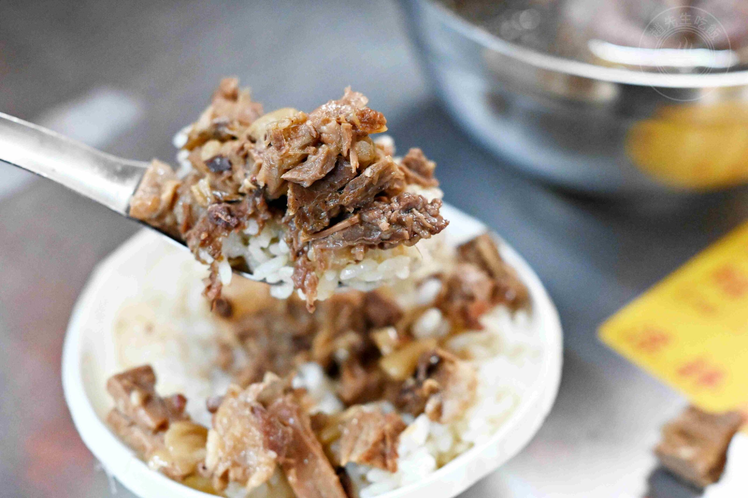 【台南美食】鬍鬚忠牛肉湯，牛肉湯順口好喝！牛肉燥飯肉量鋪滿滿推薦(菜單) @趙先生吃飯