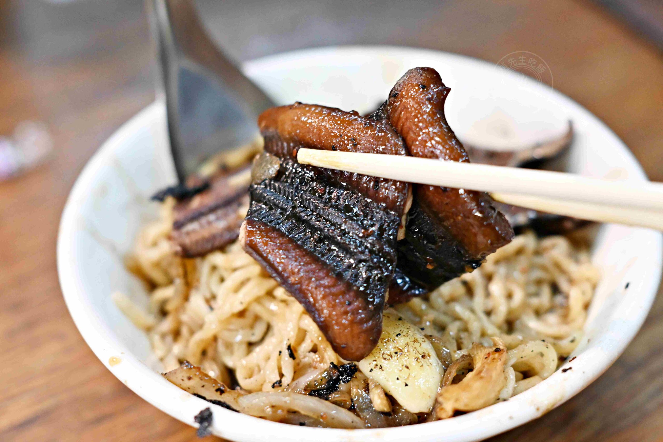 【士林美食】侯薑母鴨，全酒不加水，40年老字號，湯頭香濃推薦(菜單) @趙先生吃飯