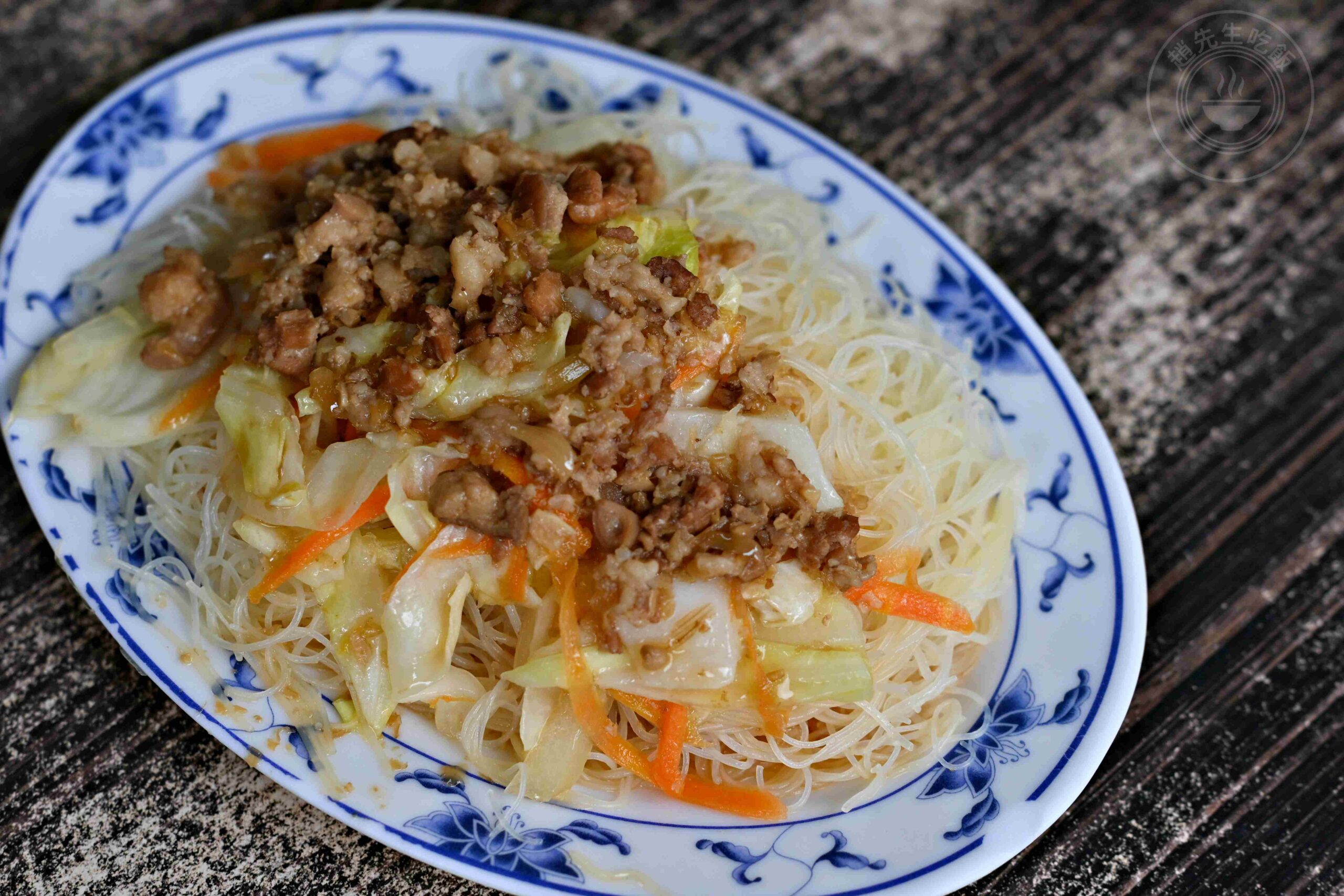 【台南美食】蔡家豬血湯，炒米粉濕潤入味超強，綜合豬血湯料滿到炸出來(菜單) @趙先生吃飯