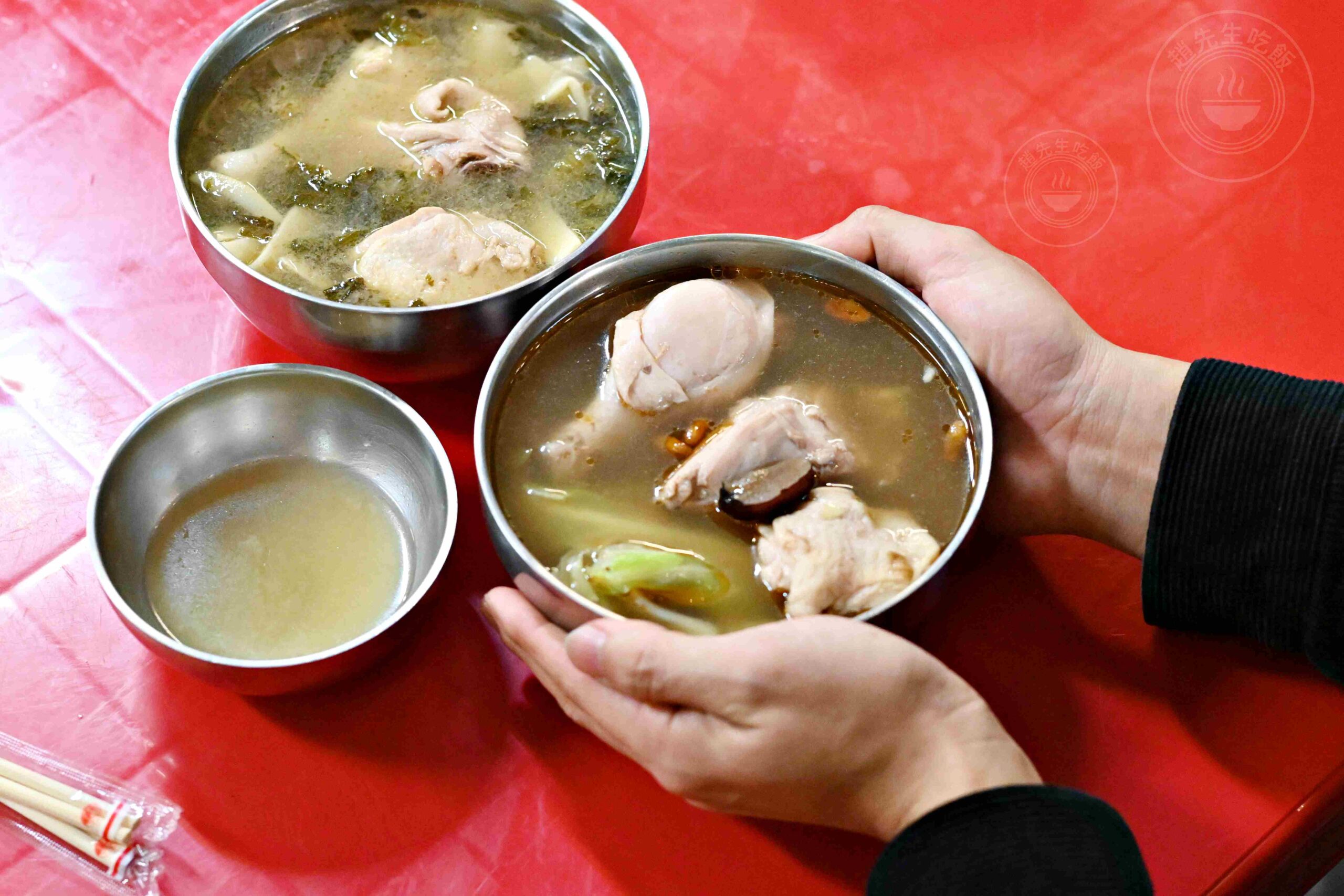 【台南東區美食】Walking Su 藥膳麻油雞，人氣排隊店，必點隱藏版酸菜乾麵配雞湯(菜單) @趙先生吃飯