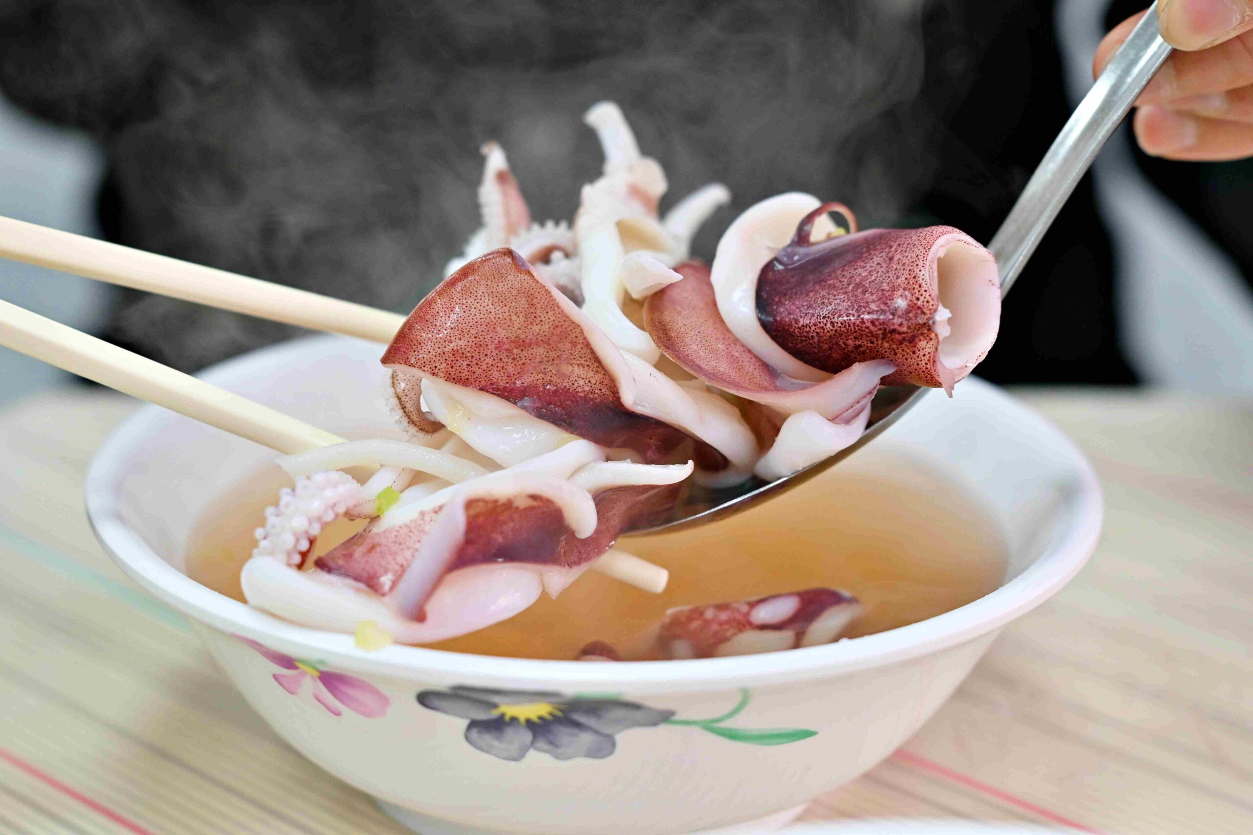 【台南美食】葉家小卷米粉，每天排隊賣完就收的Q彈粗米粉，米其林跟500碗也愛(菜單) @趙先生吃飯