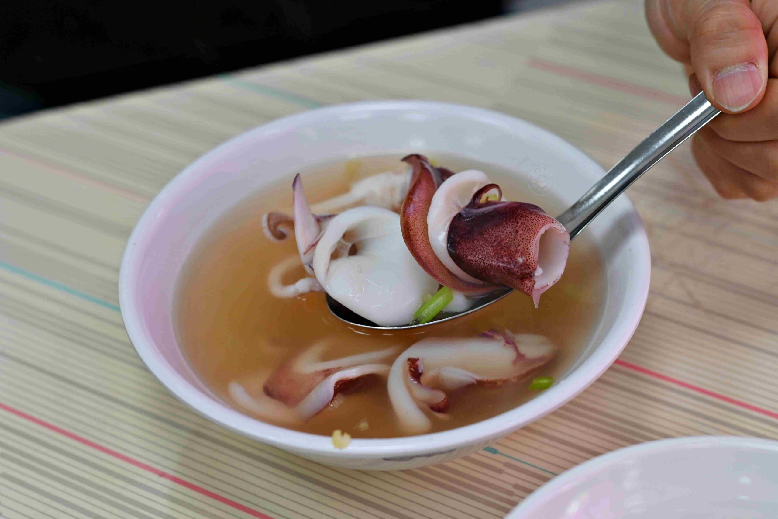 【台南美食】葉家小卷米粉，每天排隊賣完就收的Q彈粗米粉，米其林跟500碗也愛(菜單) @趙先生吃飯