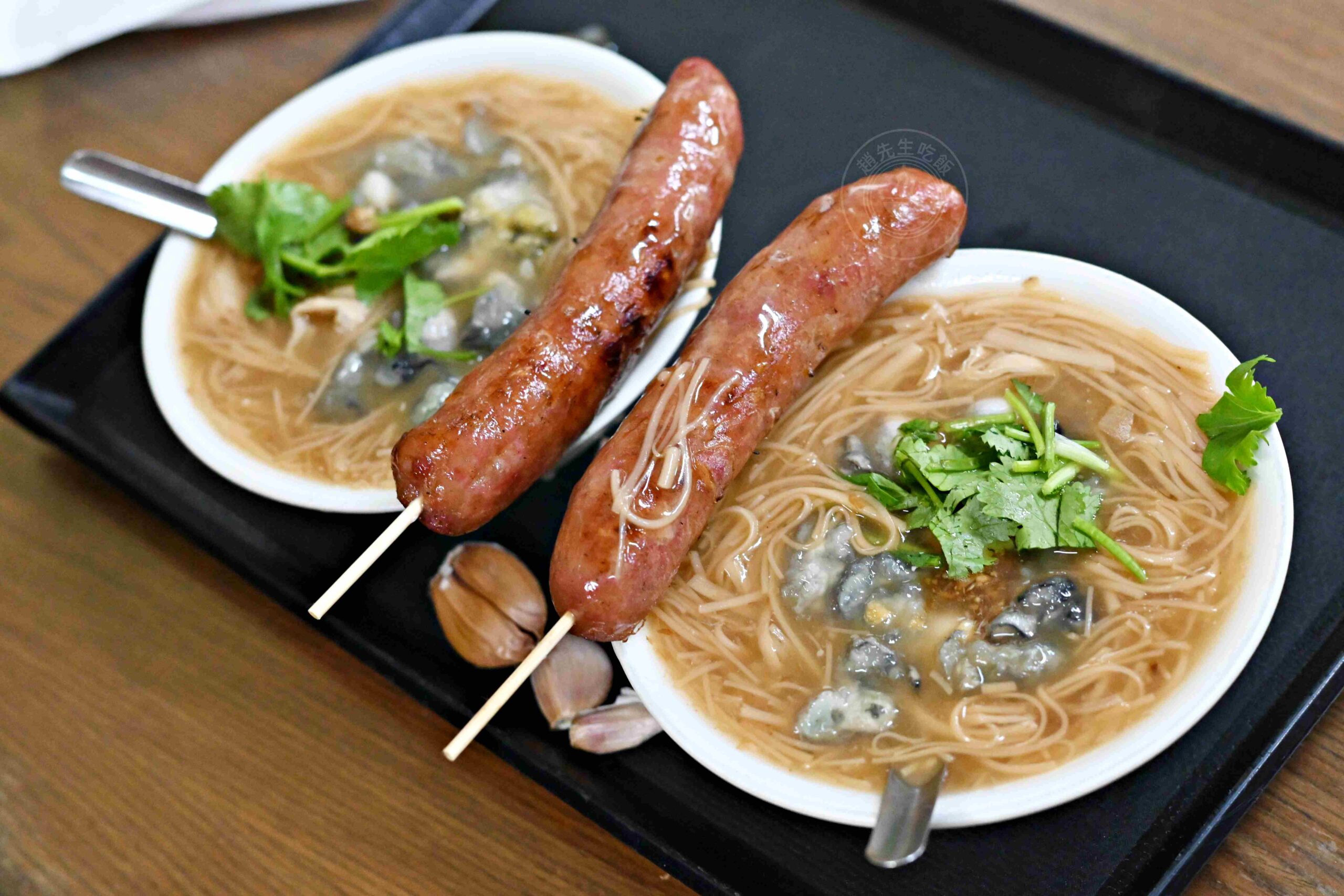 【板橋美食】油庫口蚵仔麵線+炭烤香腸,新埔站巷弄四十年小吃推薦大麵線加炭烤香腸 @趙先生吃飯 【板橋美食】油庫口蚵仔麵線+炭烤香腸,新埔站巷弄四十年小吃推薦大麵線加炭烤香腸 @趙先生吃飯