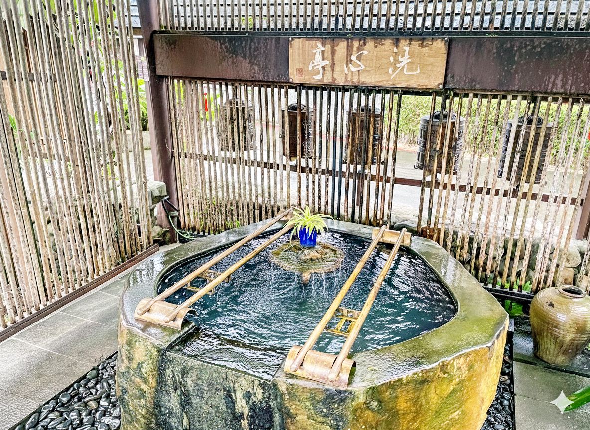 【宜蘭美食景點】《宜蘭北后寺》、《聽水咖啡》，秒飛日本免門票禪意庭園配溪景咖啡推薦(菜單) @趙先生吃飯