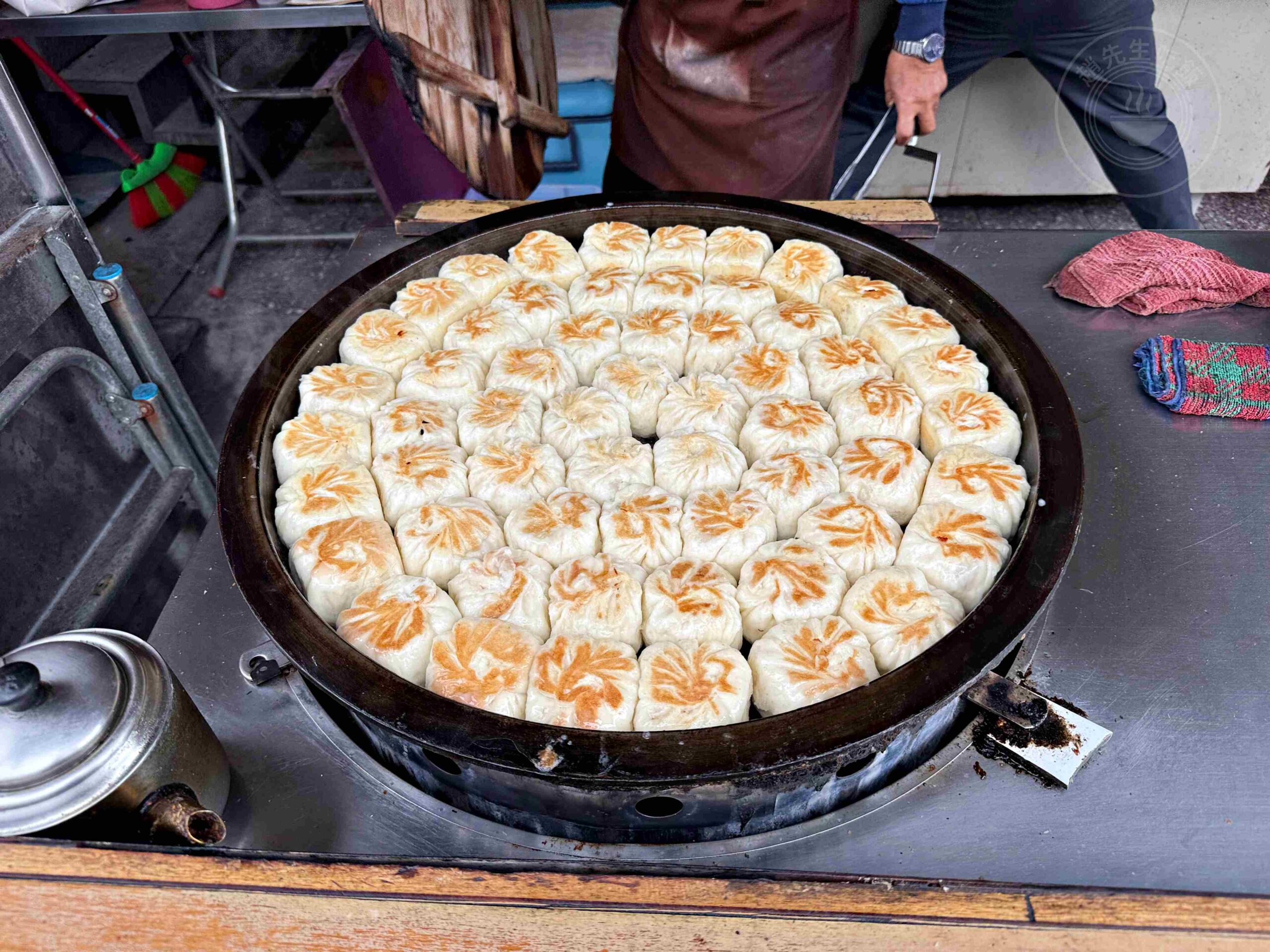 【台南美食】裕農水煎包，在地人真心推薦，一天只賣五小時的現煎水煎包推薦(菜單) @趙先生吃飯