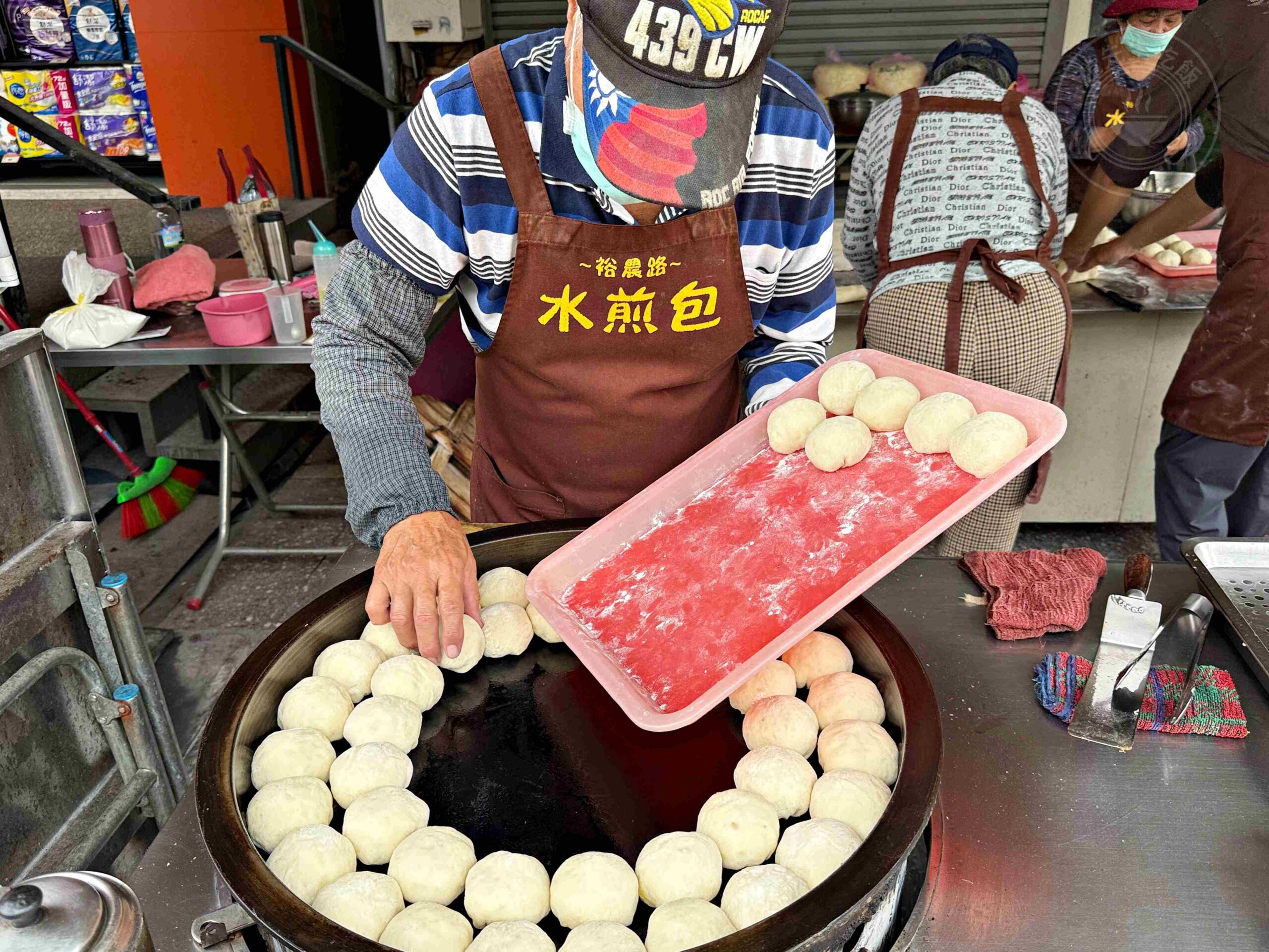 【台南美食】裕農水煎包，在地人真心推薦，一天只賣五小時的現煎水煎包推薦(菜單) @趙先生吃飯