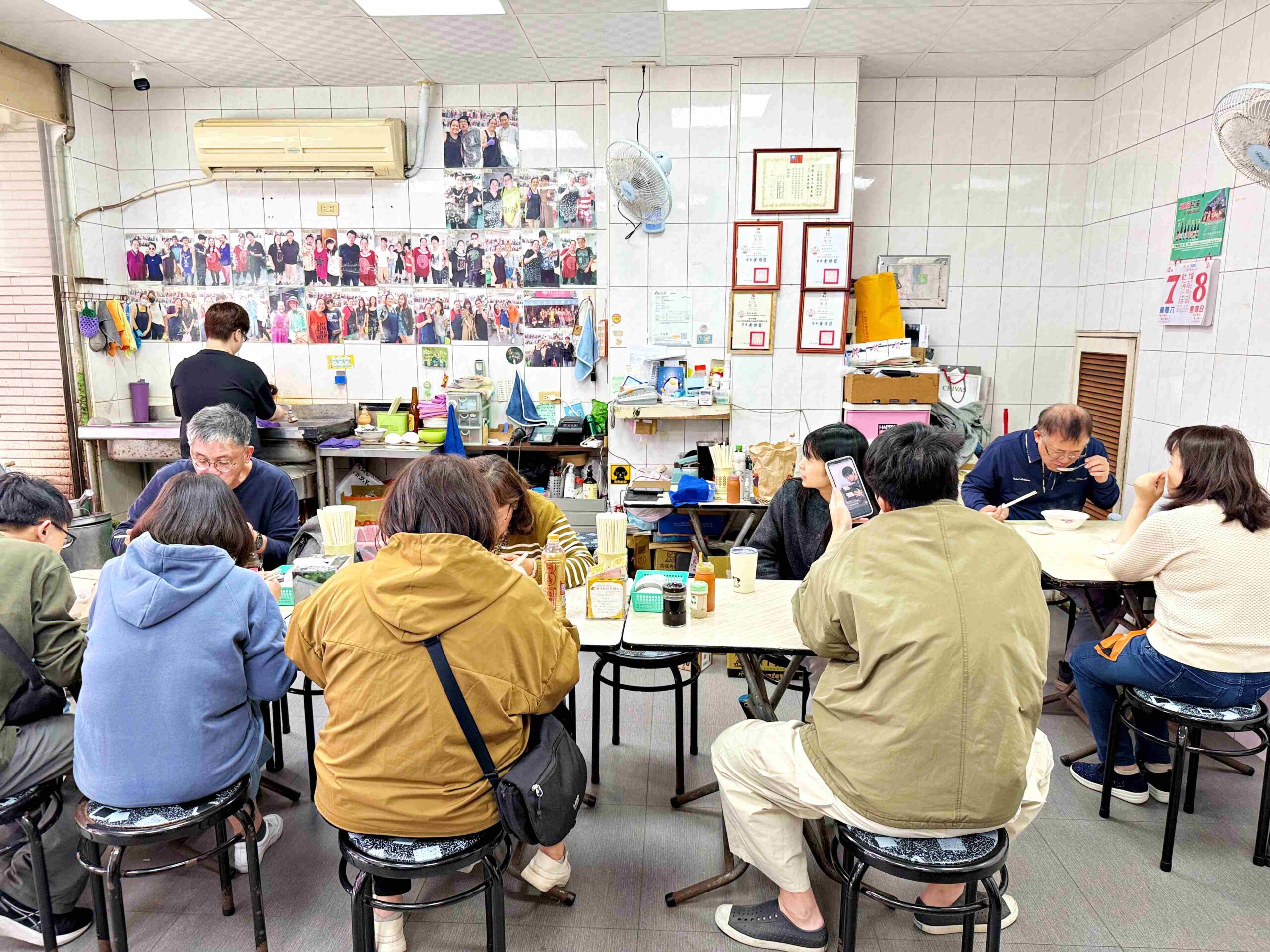 【台南美食】葉家小卷米粉，每天排隊賣完就收的Q彈粗米粉，米其林跟500碗也愛(菜單) @趙先生吃飯