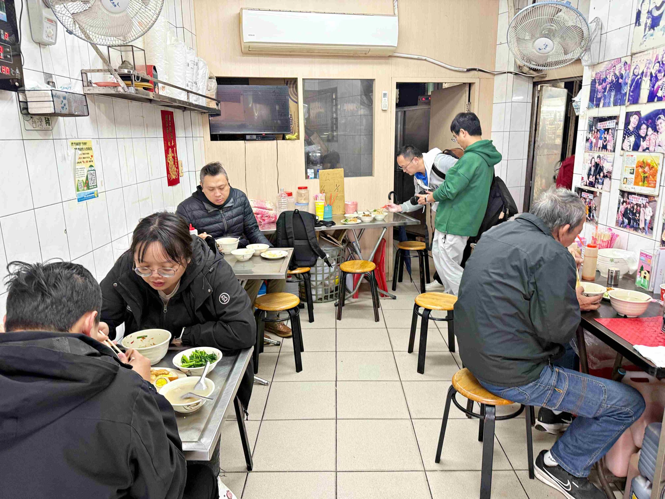 【基隆美食】六號碼頭麵店五層豬腸湯，超厚實層次感五層豬腸湯、古早味乾麵推薦(菜單) @趙先生吃飯