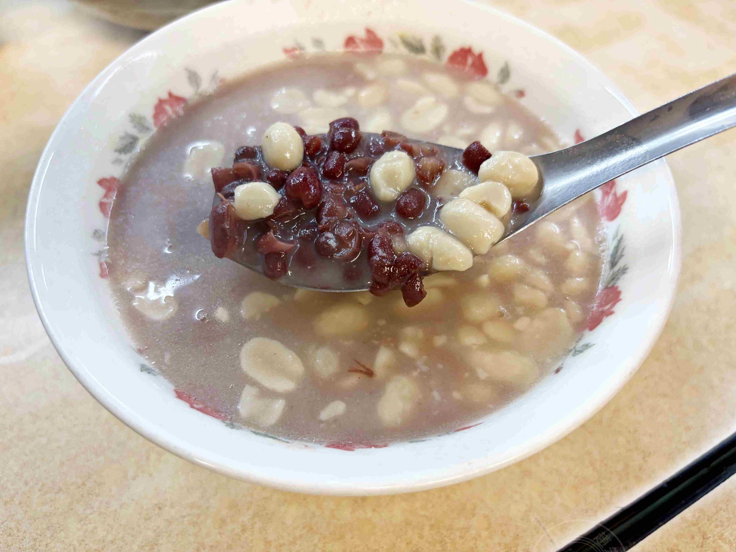 【景美夜市美食】景美豆花，營業到半夜的超人氣排隊甜湯，大碗又好吃推薦(菜單) @趙先生吃飯