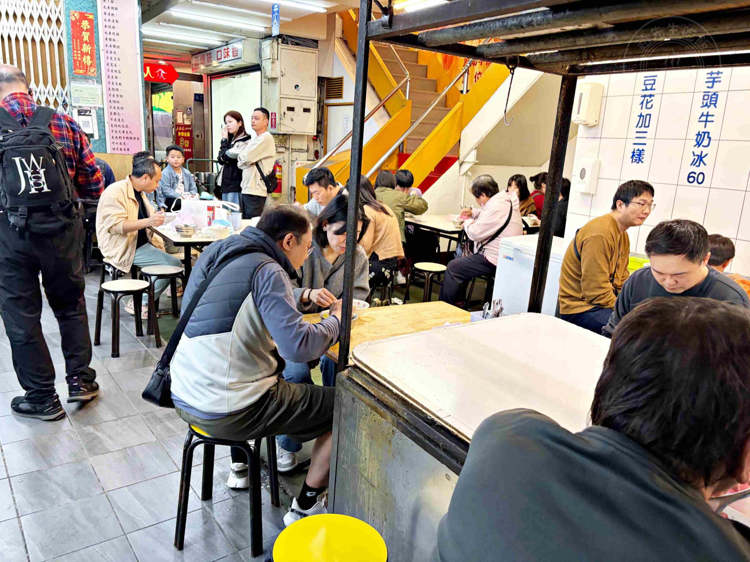 【景美夜市美食】景美豆花，營業到半夜的超人氣排隊甜湯，大碗又好吃推薦(菜單) @趙先生吃飯