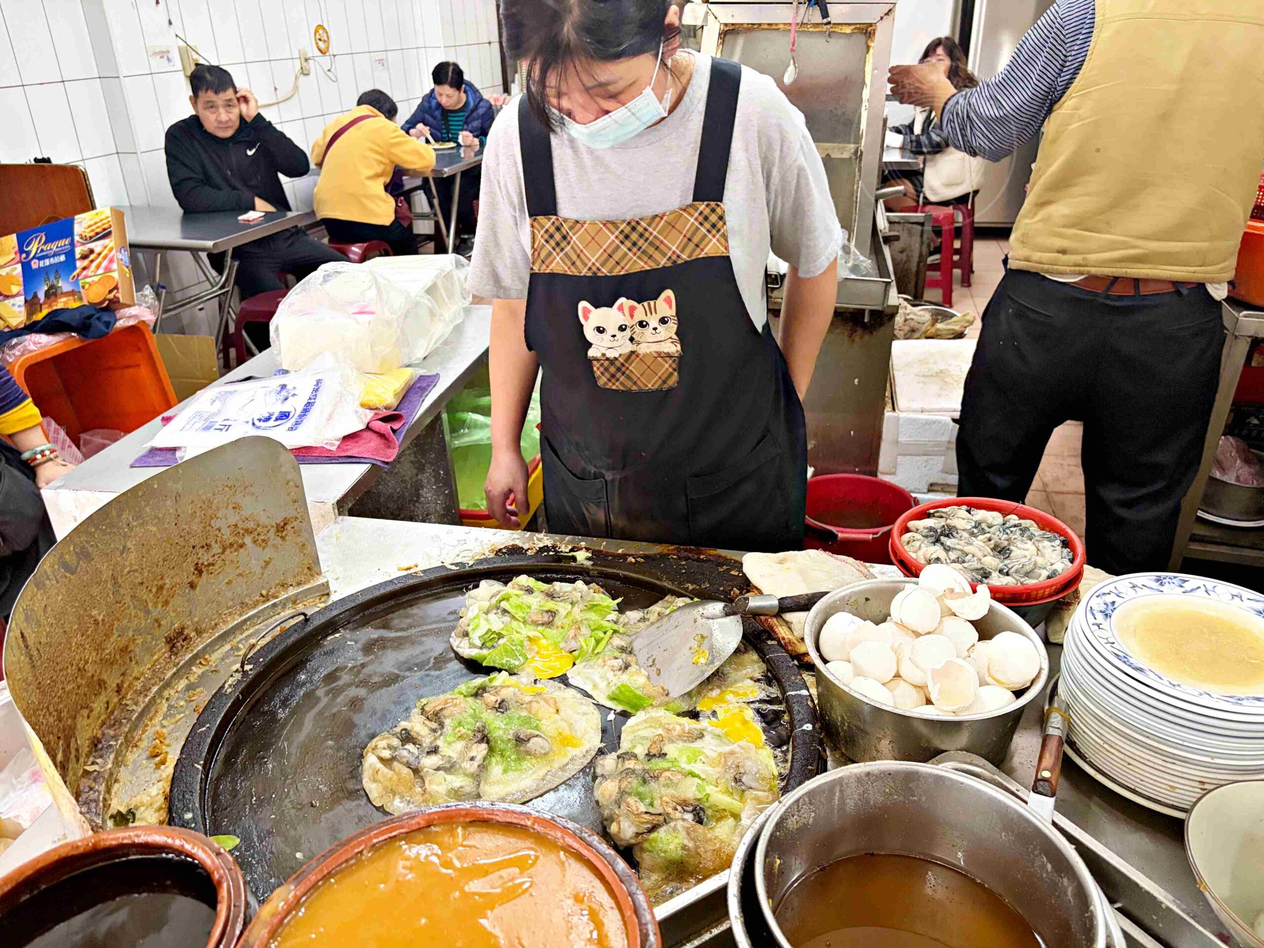 【基隆美食】遠東蚵仔煎，在地人大力推薦浮誇大份量蚵仔煎、炒飯跟炒麵都厲害(菜單) @趙先生吃飯