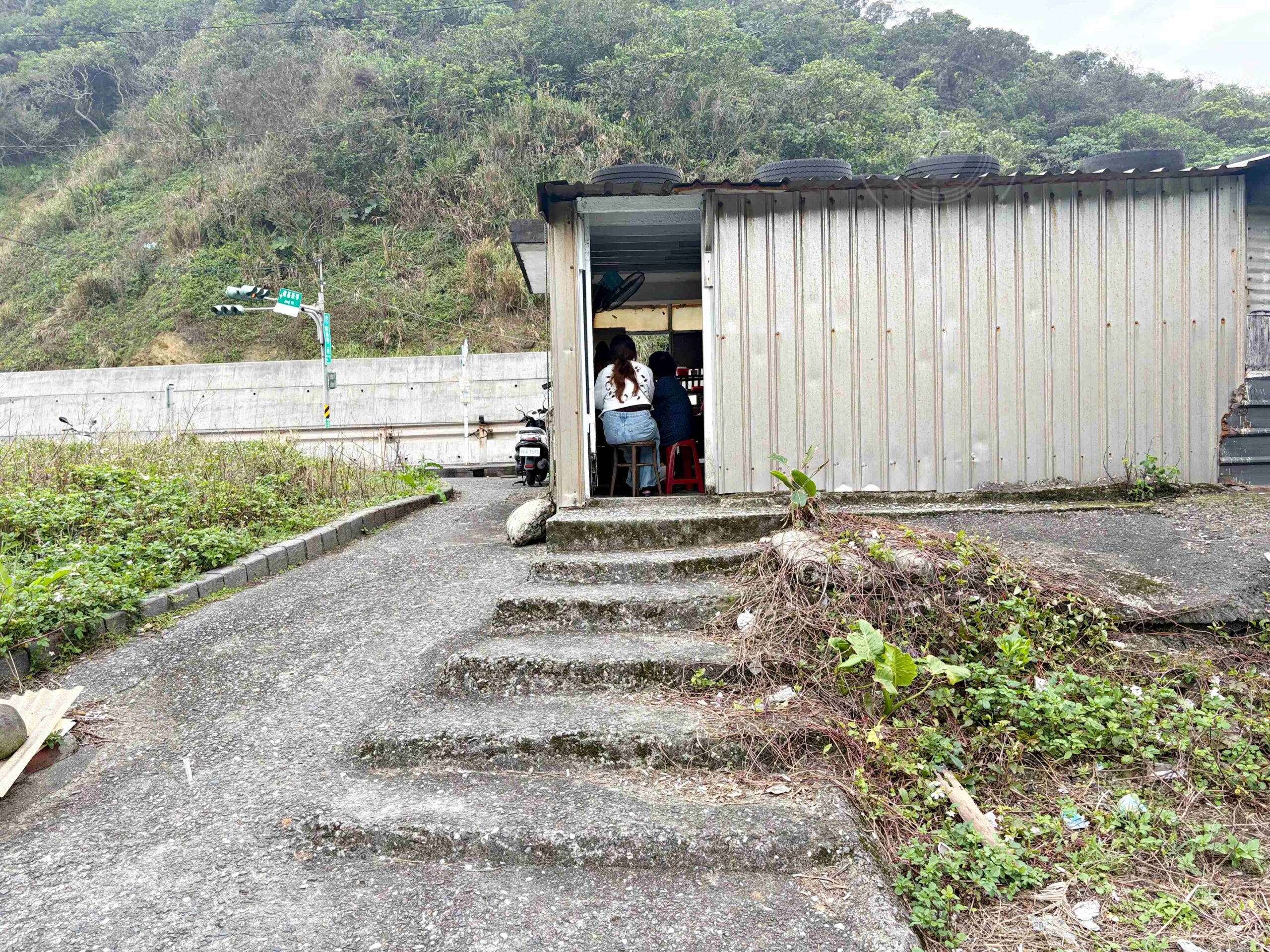 【瑞芳美食】秀蓮什錦麵，隱身山路旁的爆料鐵皮屋，竟然有超強什錦湯麵和咖哩麵(菜單) @趙先生吃飯